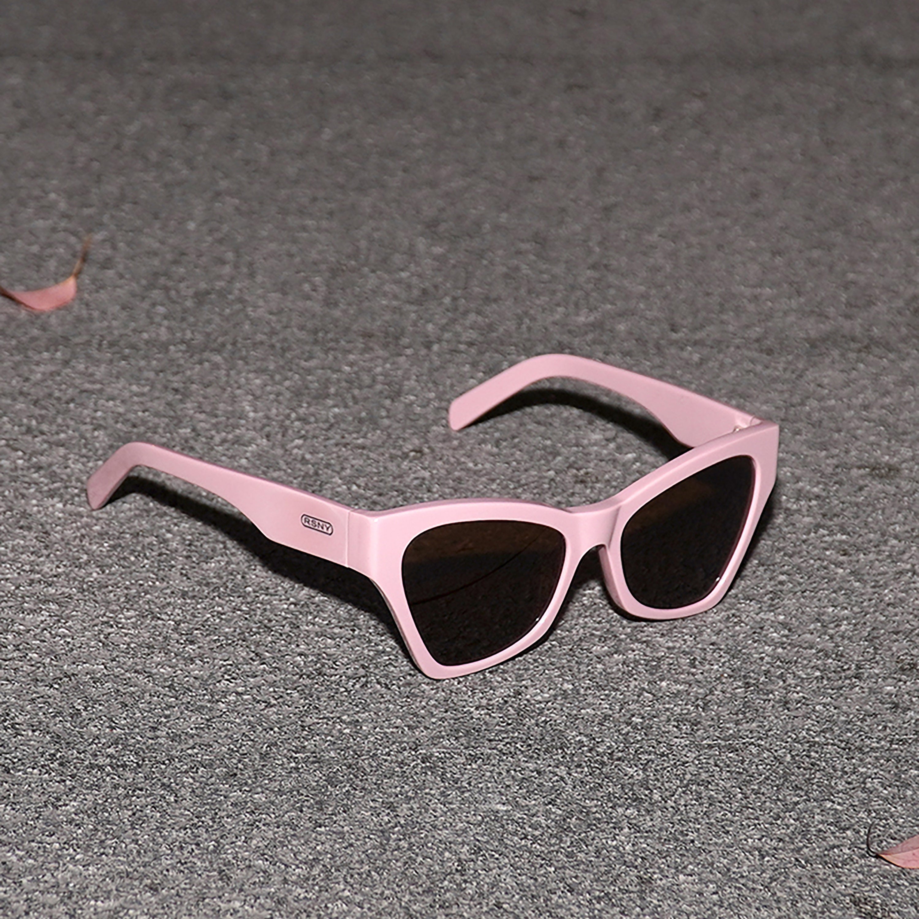 RSNY Square OVAL Butterfly Sunglasses - RSNY ·MJ0015D · Plate/nylon lenses · Frame width 145.7mm/temple length 145mm · Lens width 55mm/height 44.7mm · Unisex butterfly wings exaggerated design/0 touch metal logo/20% upward line to increase fashion/soft milk powder color scheme