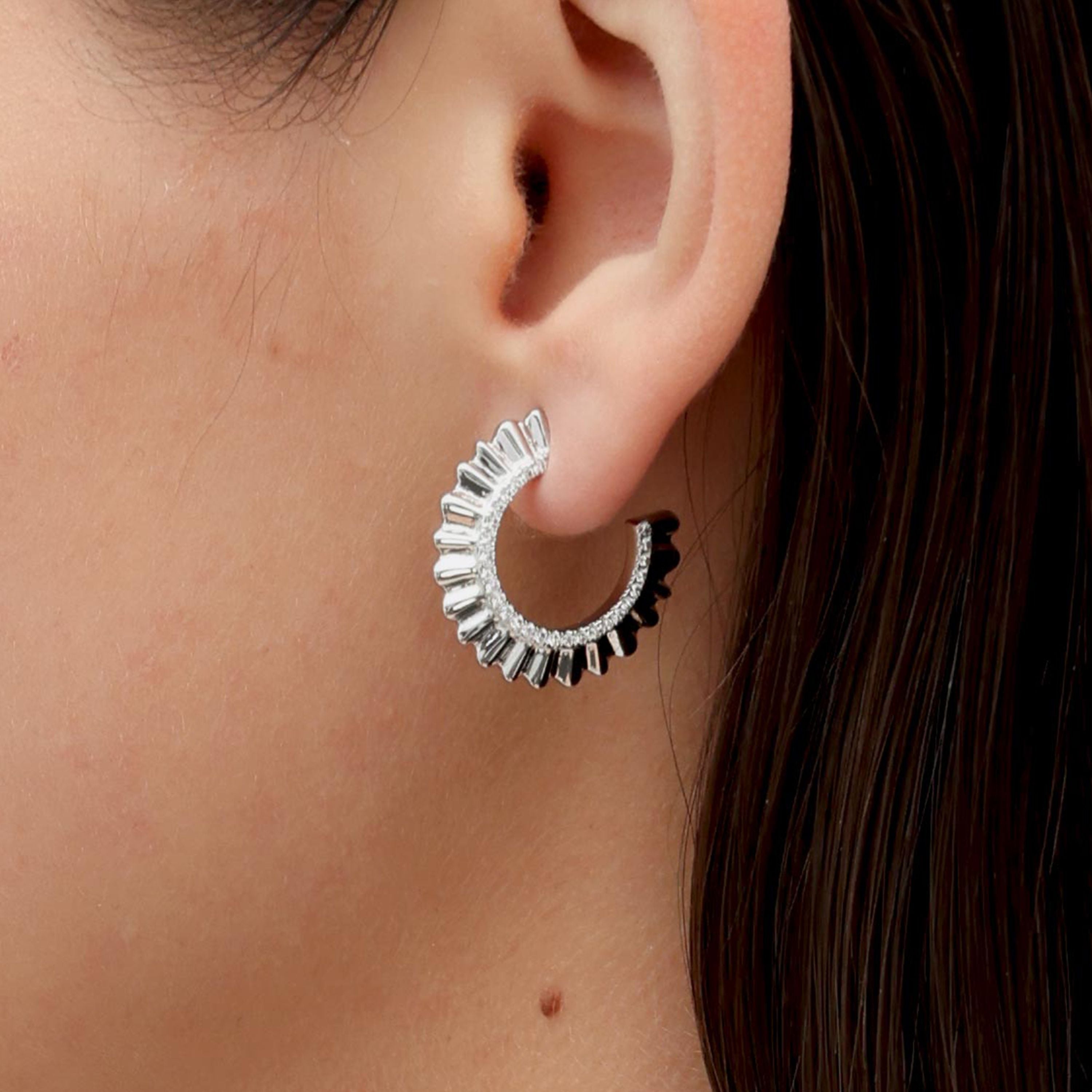 RSNY pleated earrings - RSNY R2138A 铜镀铑/银耳针 约3*23*23mm 波纹感设计元素/几何感切面造型/微厚重精巧质感/纯银高品质耳针