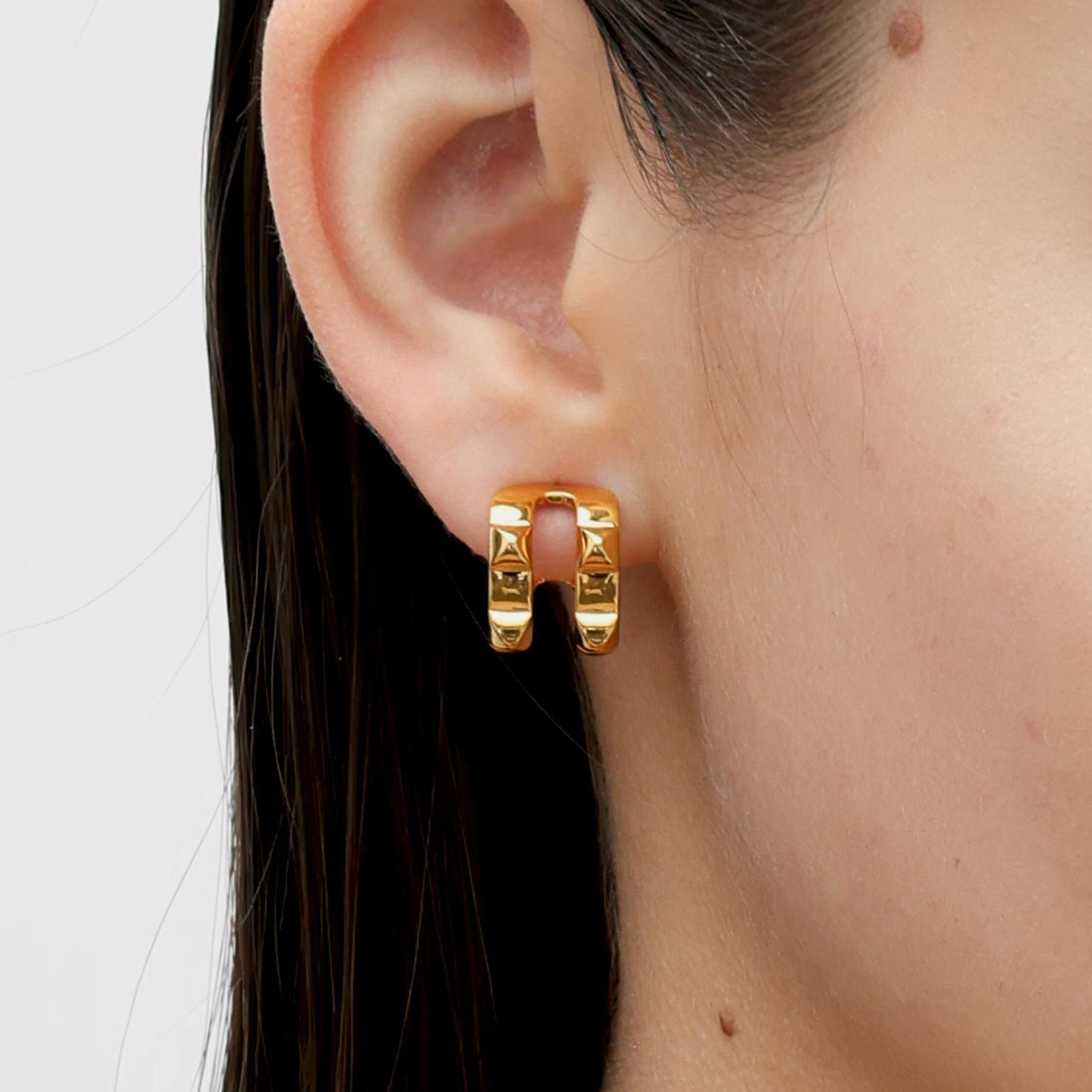 RSNY Diamond Textured Earrings - RSNY R2077B 铜镀金/银耳针 重量:7.2g 约14*12*17mm 钻石级精巧切面/精致感细节处理/时尚感几何造型/镜面级精工抛光/轻量化品牌工艺