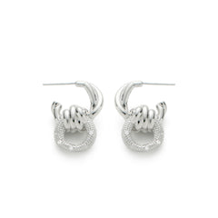 RSNY geometric abstract winding stud earrings - RSNY R2186A 铜镀铑/银耳针 约24*16*9mm 钻石纹链条元素/交错环几何造型/轻量化品牌工艺/微厚重精巧质感