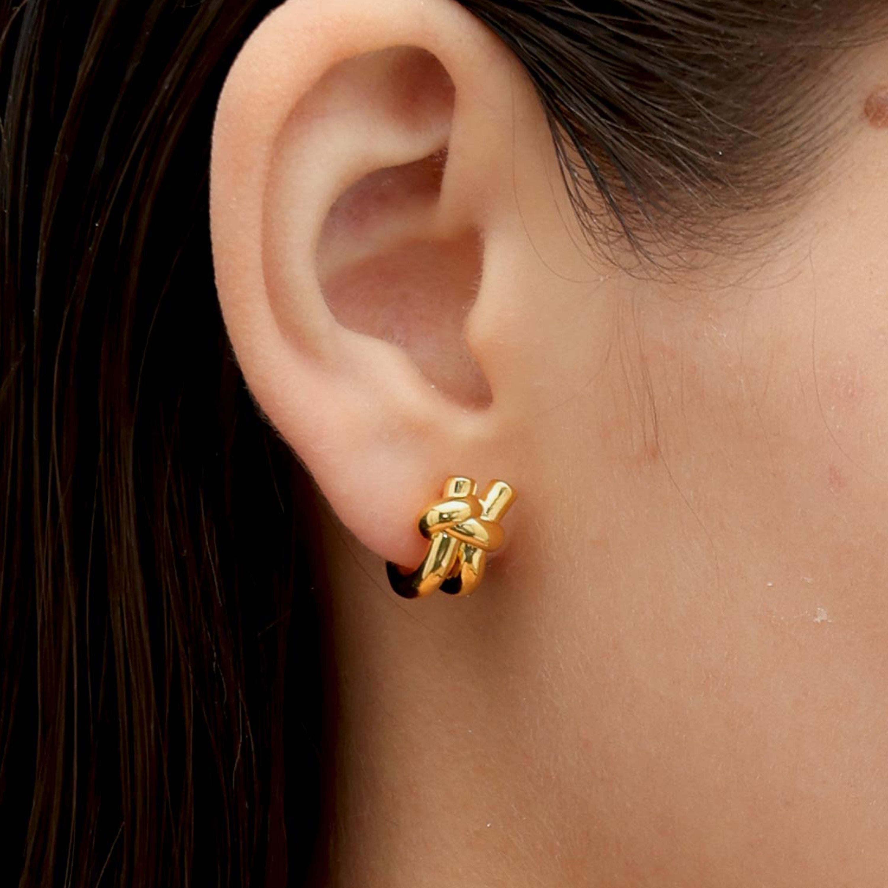RSNY knot earrings - RSNY R2032B 铜镀金/S925银耳针/品牌耳堵 重量:7.8g 约17*11*9mm 立体感几何设计/精致感细节处理/纯银高品质耳针/镜面级精工抛光/轻量化品牌工艺