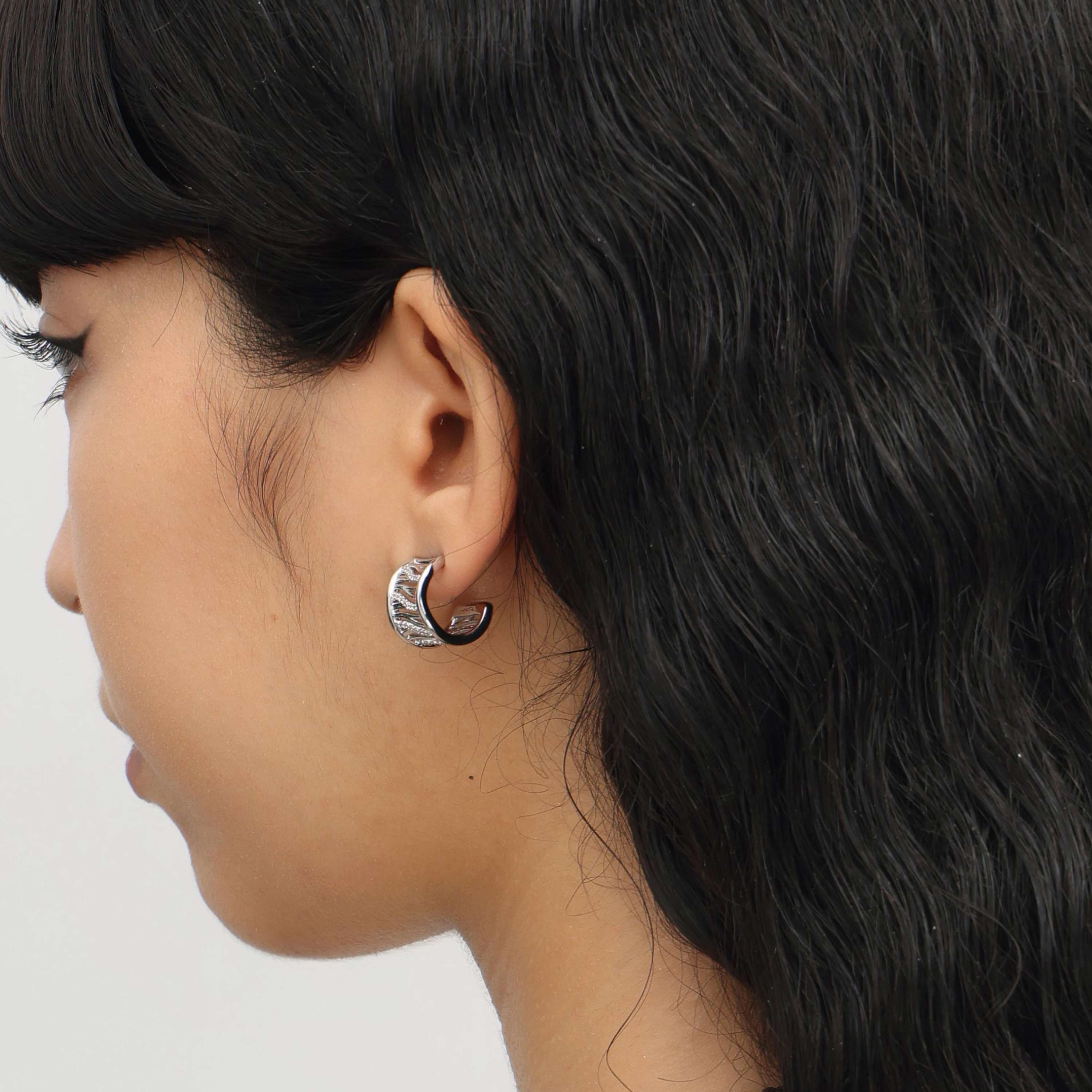 RSNY simple line earrings - RSNY R2124A 铜镀金/银耳针 约12*16*16mm 几何缠绕感元素/通勤款几何造型/镜面级精工抛光/轻量化品牌工艺