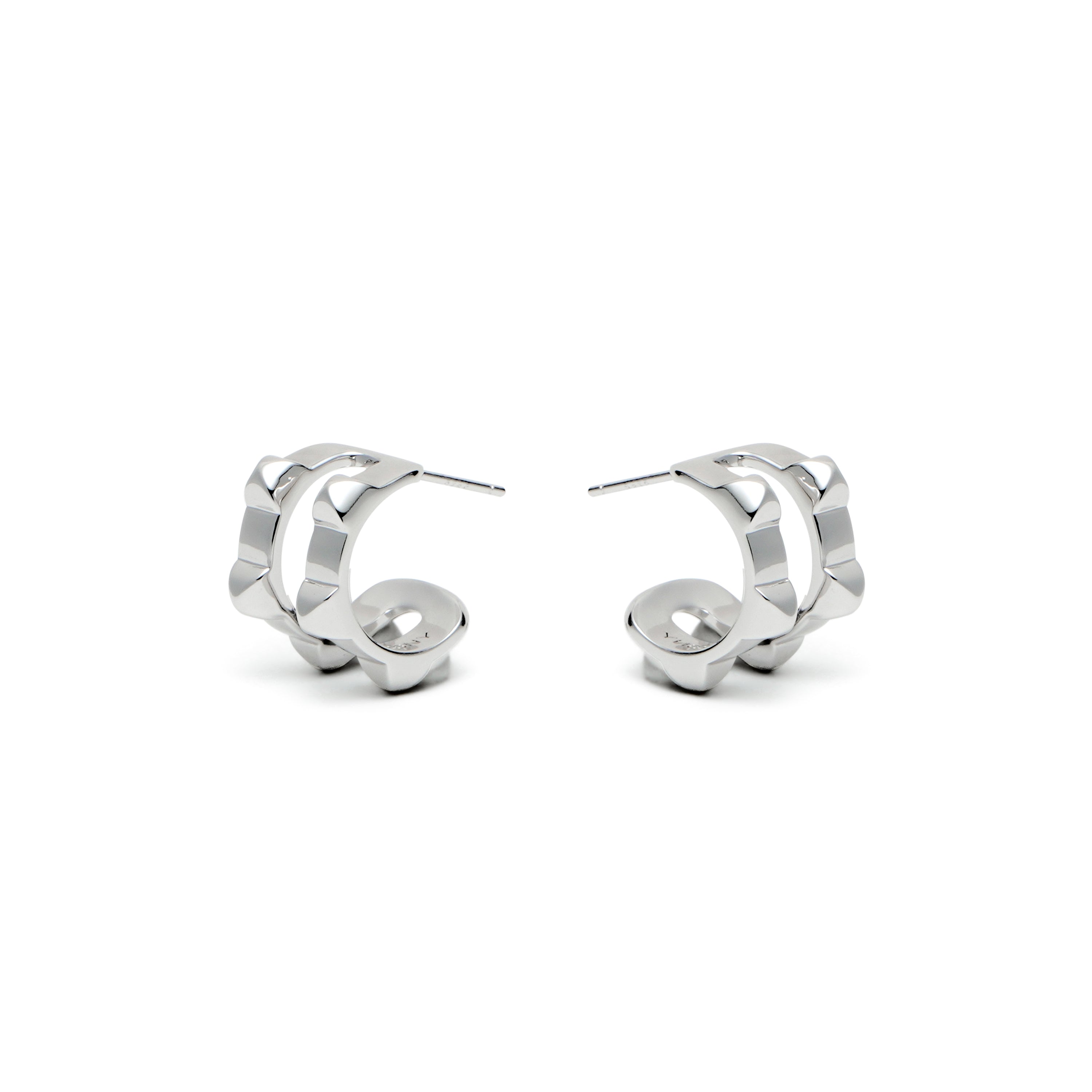 RSNY Diamond Textured Earrings - RSNY R2077A copper rhodium plating Weight: 7.2g Size: 14 * 12 * 17mm Diamond-grade delicate cut/exquisite detail processing/fashionable geometric modeling/mirror-grade Seiko polishing/lightweight brand craftsmanship