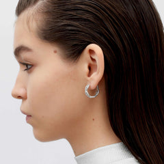 RSNY Geometric Textured Earrings - RSNY R2177A 铜镀铑/银耳针 约7*20*20mm 钻石纹设计元素/几何感切面造型/纯银高品质耳针/精巧感开合设计