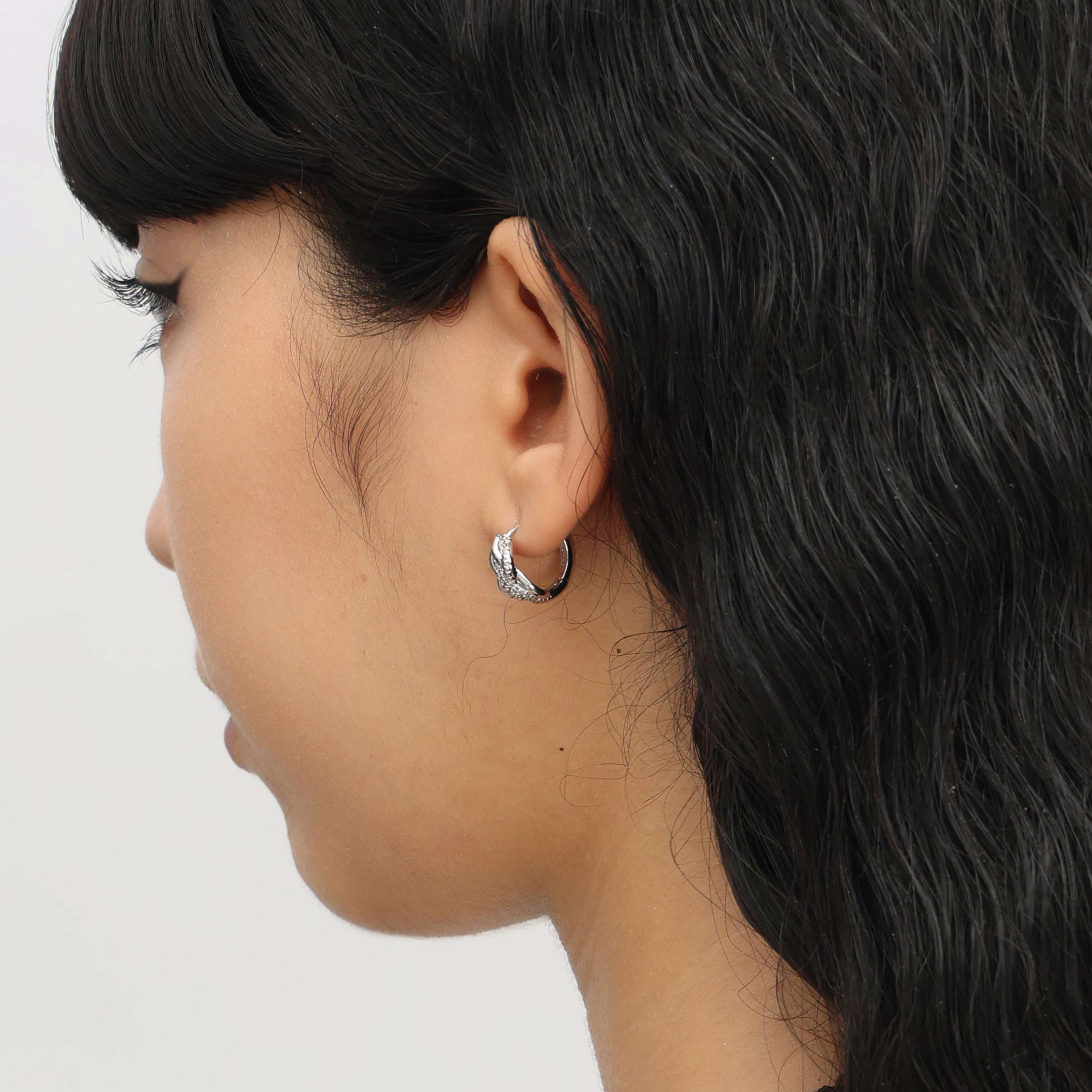 RSNY line shape earrings - RSNY R2108A 铜镀铑/银耳针 约10*15*16mm 几何缠绕感元素/纯手工镶嵌技艺/马蹄环几何造型/纯银高品质耳针