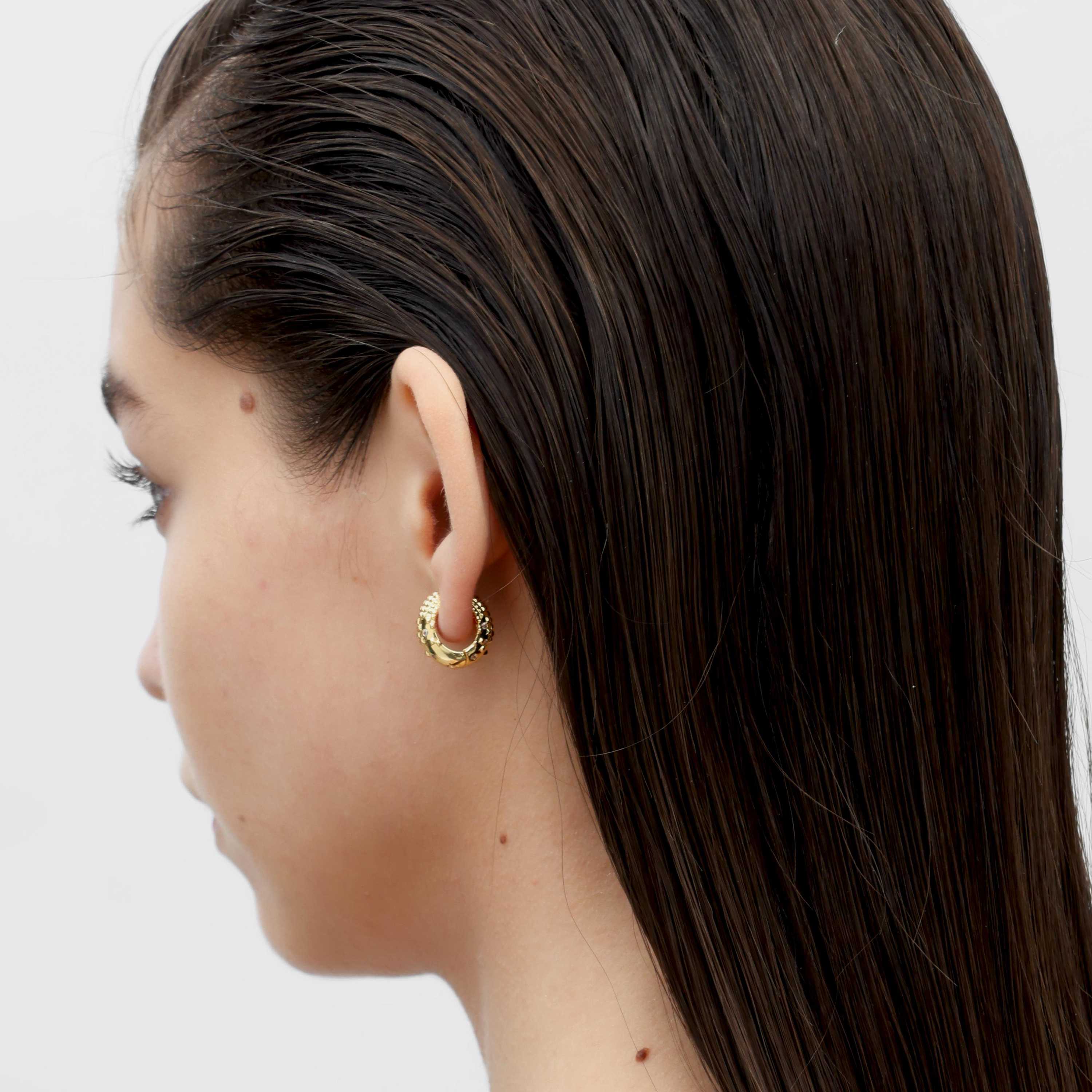 RSNY Diamond Textured Earrings - RSNY R2140B 铜镀金/银耳针 约8*16*17mm 钻石纹设计元素/时尚感几何造型/镜面级精工抛光/纯银高品质耳针
