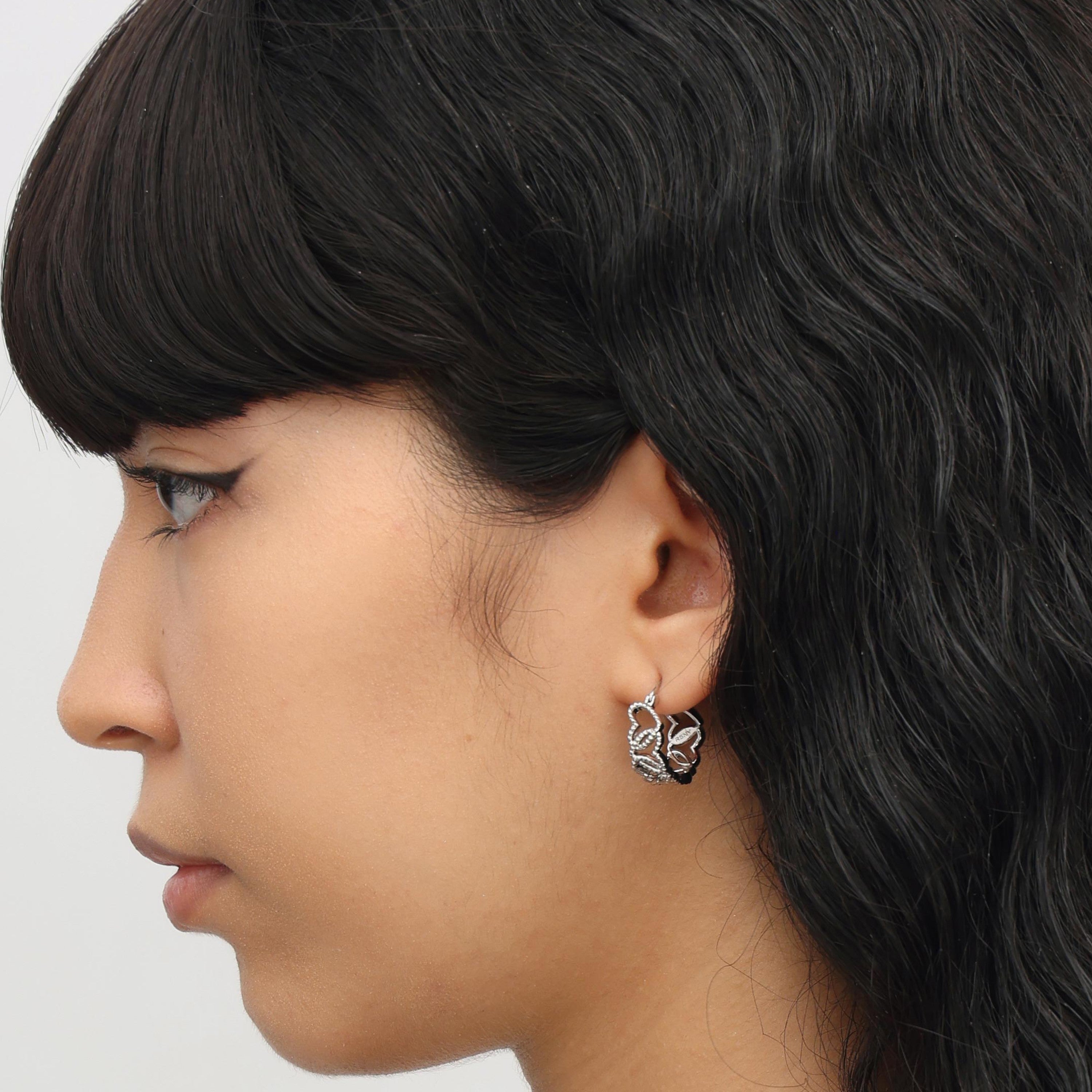 RSNY Diamond Textured Love Earrings - RSNY R2066A Copper Rhodium Plated/S925 Tremella Needle Weight: 5.5g Size: 18 * 7 * 20mm Diamond pattern love elements/lightweight hollowing process/pure hand inlay skills/mirror-level precision polishing
