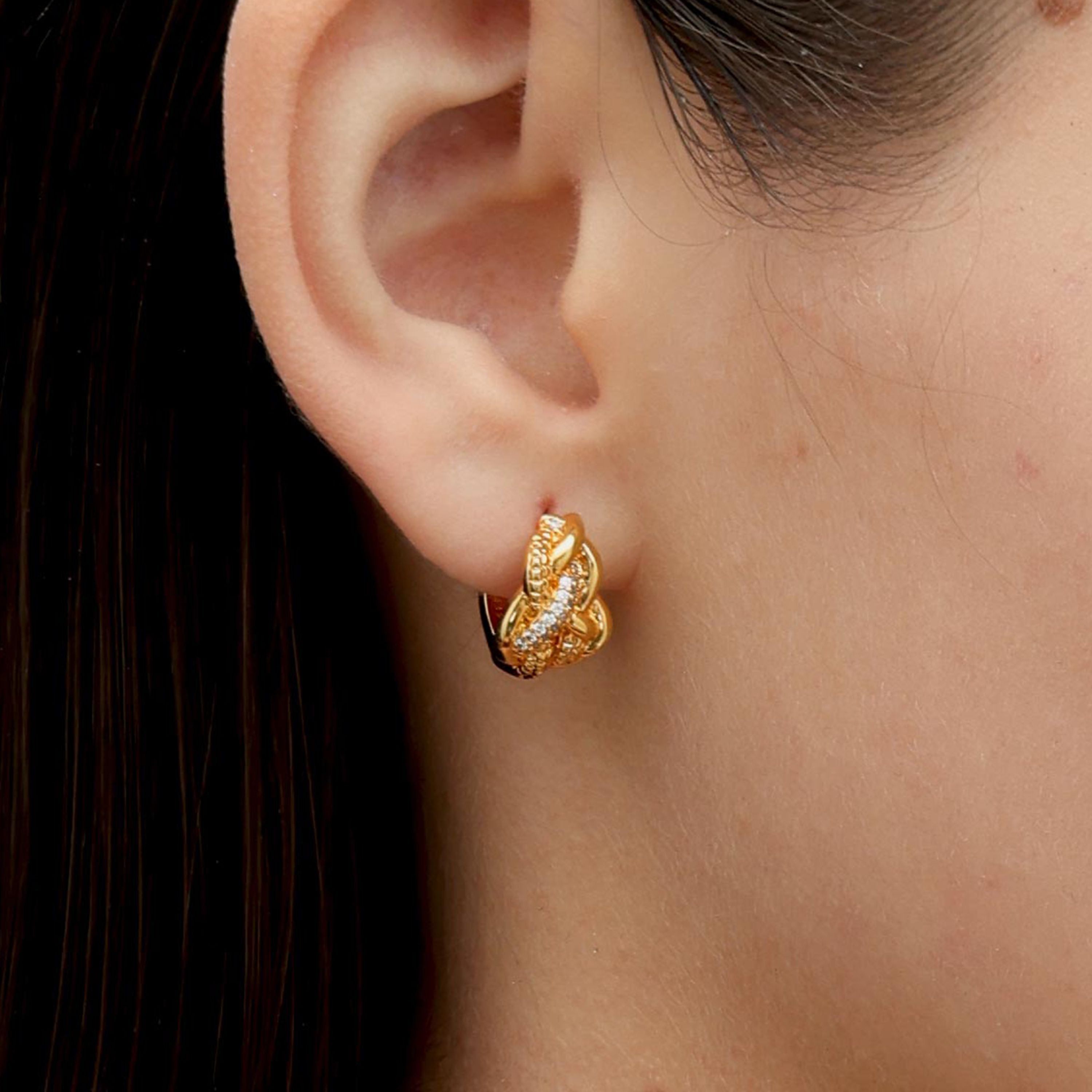 RSNY line shape earrings - RSNY R2108B 铜镀金/银耳针 约10*15*16mm 几何缠绕感元素/纯手工镶嵌技艺/马蹄环几何造型/纯银高品质耳针