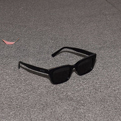 RSNY UN Cut Sunglasses - RSNY ·MJ0003A · Plate/nylon lenses · Frame width 148mm/temple length 150mm Lens width 51mm/height 34.4mm · Unisex 15% up frame to enhance fashion/0 touch metal logo/bright black basic color scheme