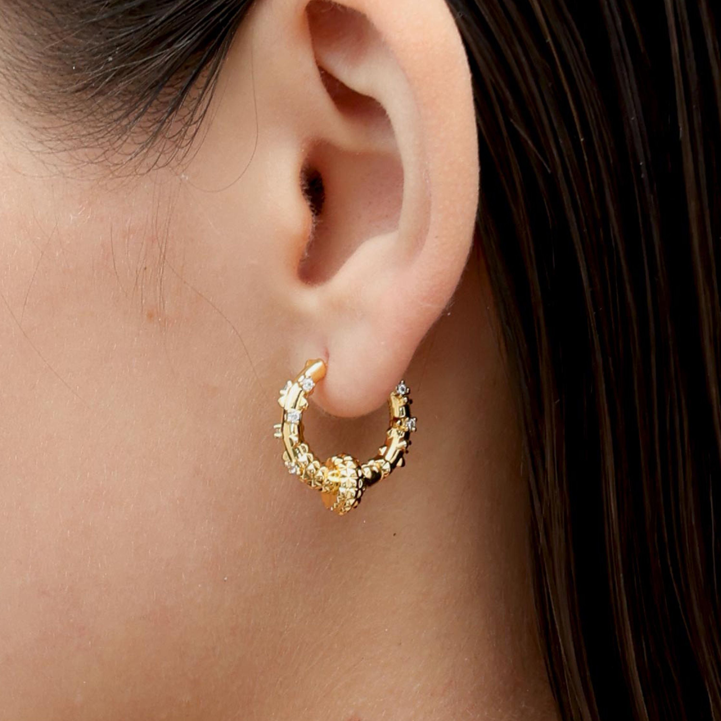 RSNY Diamond Textured Earrings - RSNY R2141B 铜镀金/银耳针 约8*20*20mm 钻石纹设计元素/时尚感几何造型/精选优质仿钻石/纯银高品质耳针