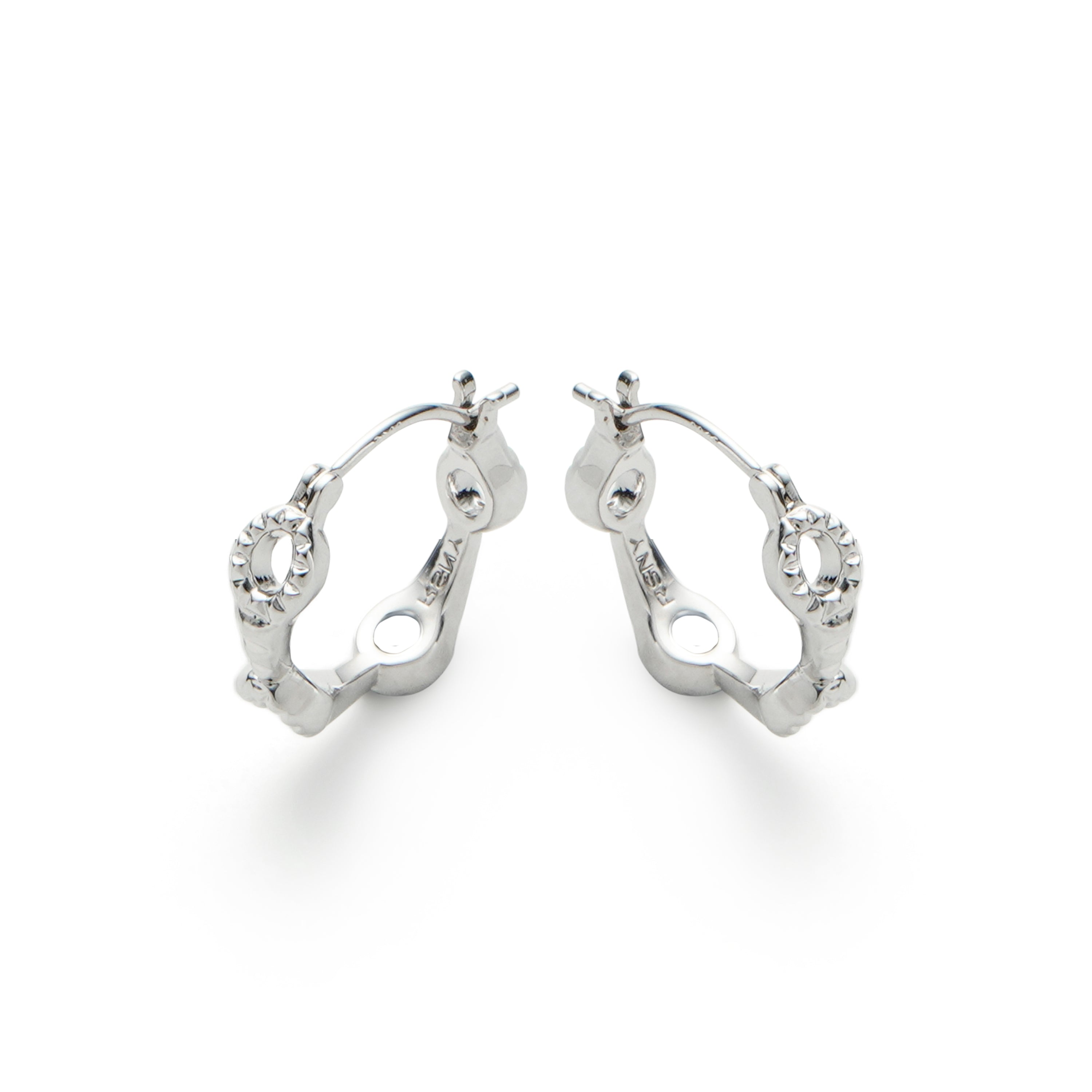RSNY diamond pattern earrings - RSNY R2109A 铜镀铑/银耳针 约18*5*18mm 钻石纹设计元素/马蹄环几何造型/轻量化品牌工艺/精致感细节处理