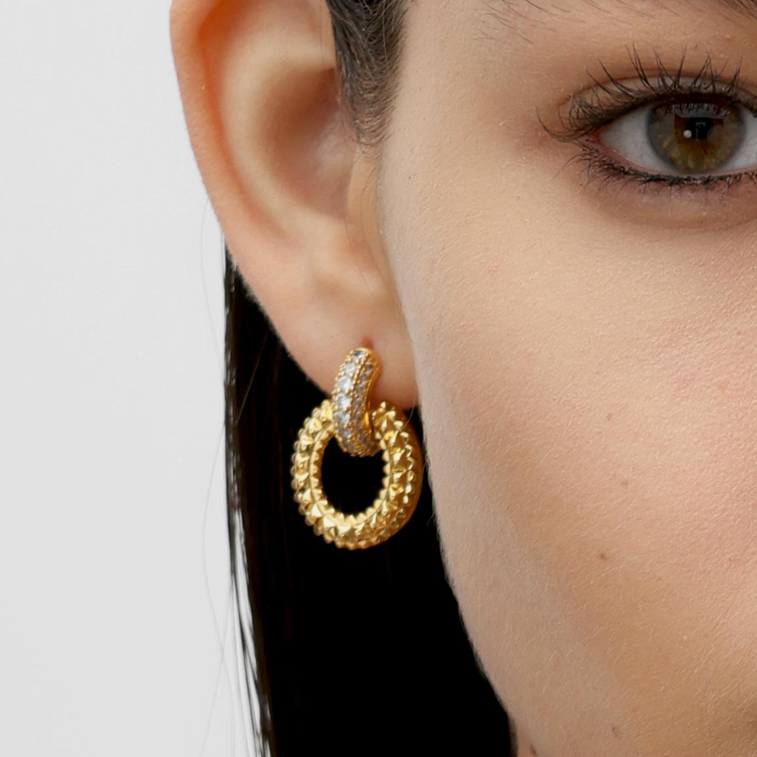 RSNY textured chain stud earrings - RSNY R2058B 铜镀金/S925银耳针/立方氧化锆/品牌耳堵 重量:7.8g 约25*18*8mm 钻石纹设计元素/纯银高品质耳针/纯手工镶嵌技艺/镜面级精工抛光/轻量化品牌工艺