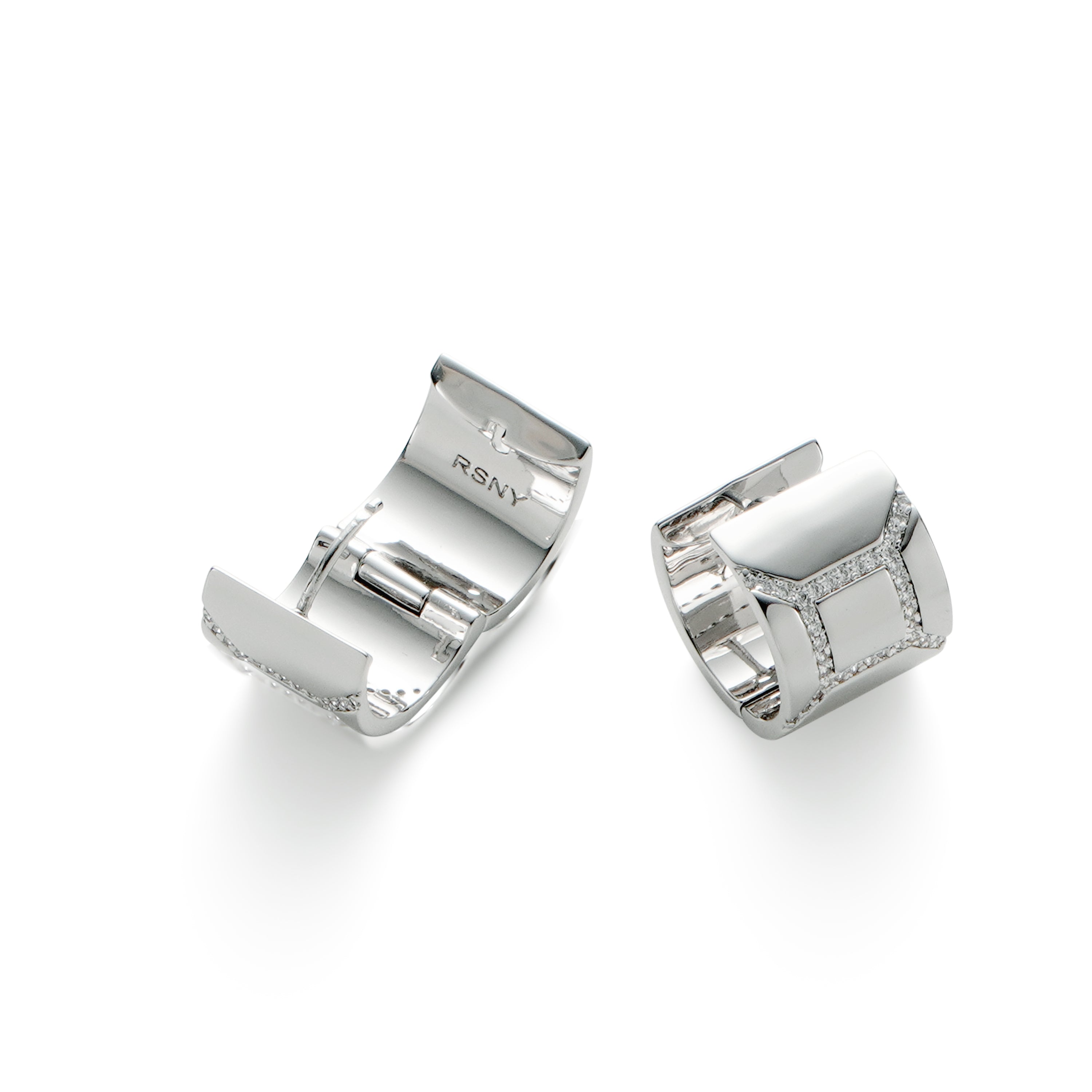 RSNY Diamond Textured Earrings - RSNY R2111A 铜镀铑/银耳针 约12*15*15mm 时尚感几何造型/镜面级精工抛光/精致感细节处理/钻石级精巧切面