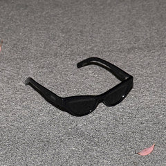 RSNY Dazzling SHARP Cat eye sunglasses - RSNY ·MJ0016A · Plate/nylon lenses · Frame width 145.3mm/temple length 145mm · Lens width 53mm/height 32.8mm · Unisex shining triangular cat eye design/0 touch metal logo/black frame and black and white petal texture color scheme