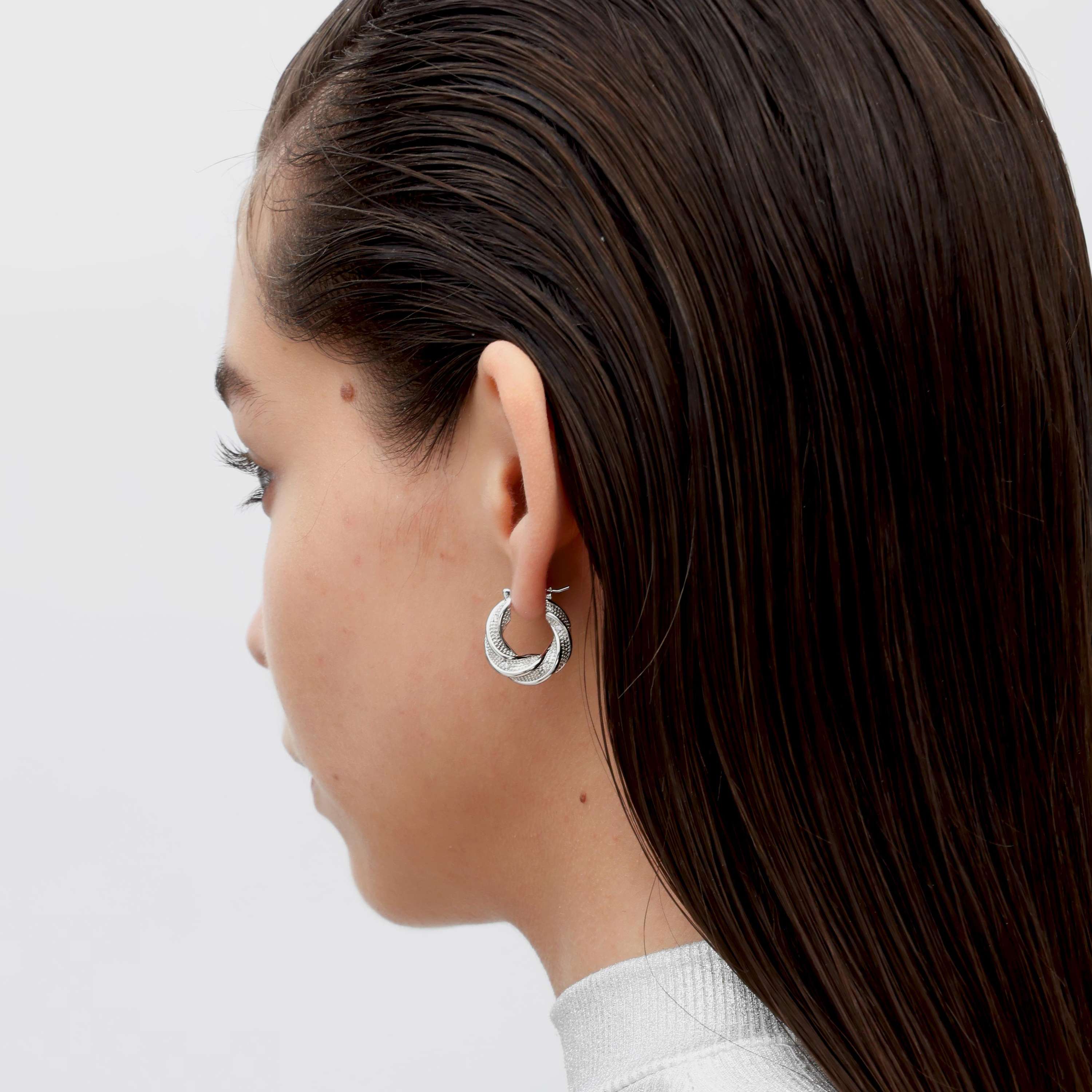 RSNY geometric abstract earrings - RSNY R2187A 铜镀铑/银耳针 约20*20*8mm 几何缠绕感元素/交错环几何造型/纯手工精雕工艺/微厚重精巧质感