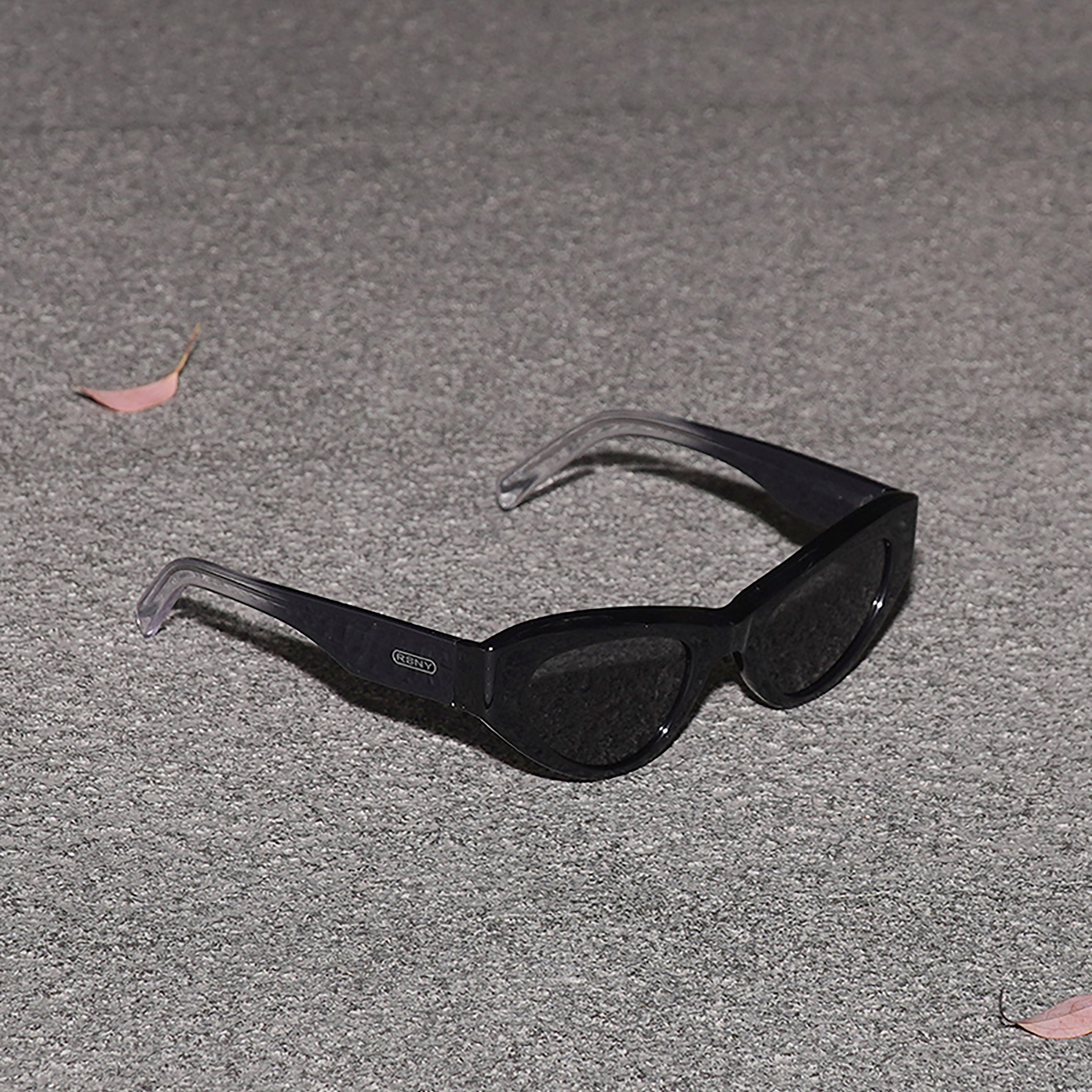 RSNY Dazzling SOFT Cat Eye Sunglasses - RSNY ·MJ0011A · Plate/nylon lenses · Frame width 145.7mm/temple length 145mm · Lens width 50mm/height 36.5mm · Unisex triangle cat glasses frame design/0 touch metal logo/widened temple is more comfortable to wear/black transparent color gradient effect temple
