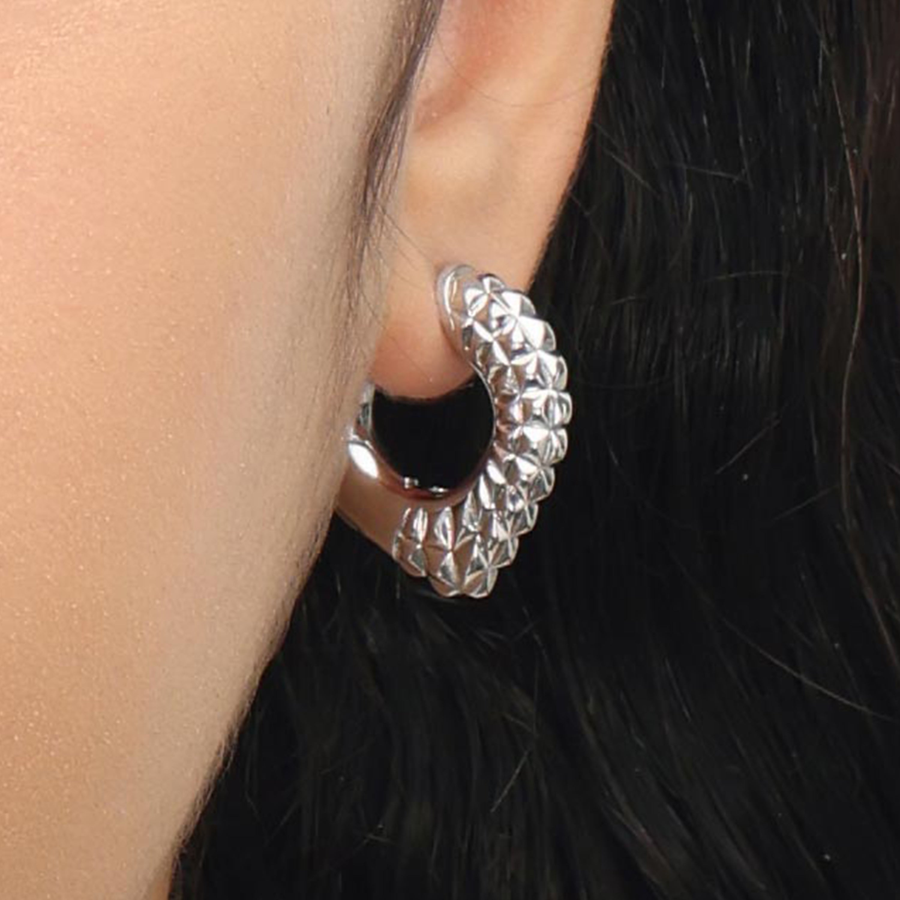 RSNY geometric shaped earrings - RSNY R2051A copper rhodium plating Weight: 13.6g Size: 22 * 7 * 24mm Diamond pattern design elements/exquisite detail processing/mirror-grade Seiko polishing/fashionable geometric modeling/lightweight brand craftsmanship