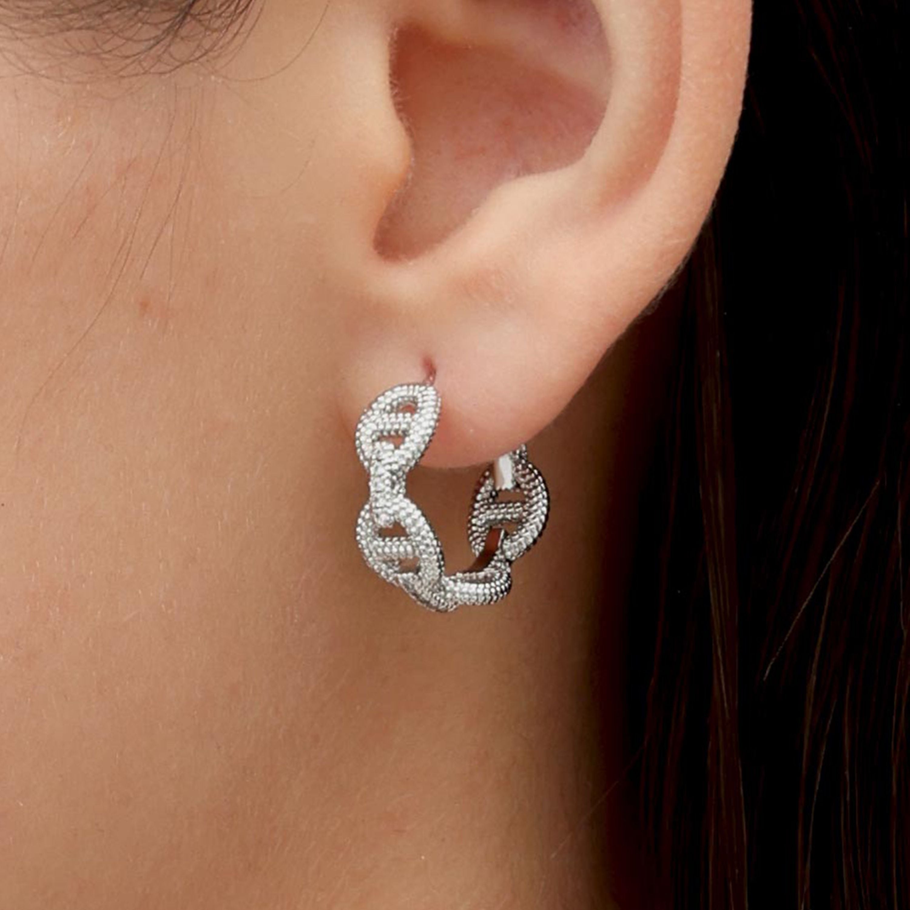 RSNY Geometric Textured Earrings - RSNY R2177A 铜镀铑/银耳针 约7*20*20mm 钻石纹设计元素/几何感切面造型/纯银高品质耳针/精巧感开合设计