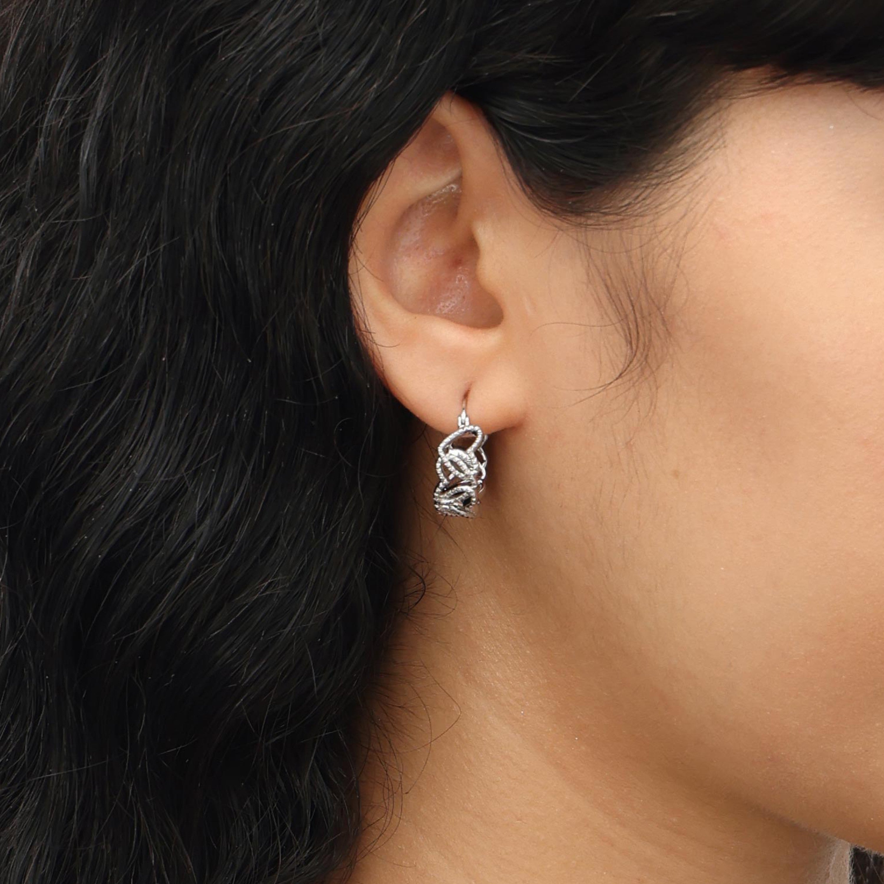 RSNY Diamond Textured Love Earrings - RSNY R2066A Copper Rhodium Plated/S925 Tremella Needle Weight: 5.5g Size: 18 * 7 * 20mm Diamond pattern love elements/lightweight hollowing process/pure hand inlay skills/mirror-level precision polishing