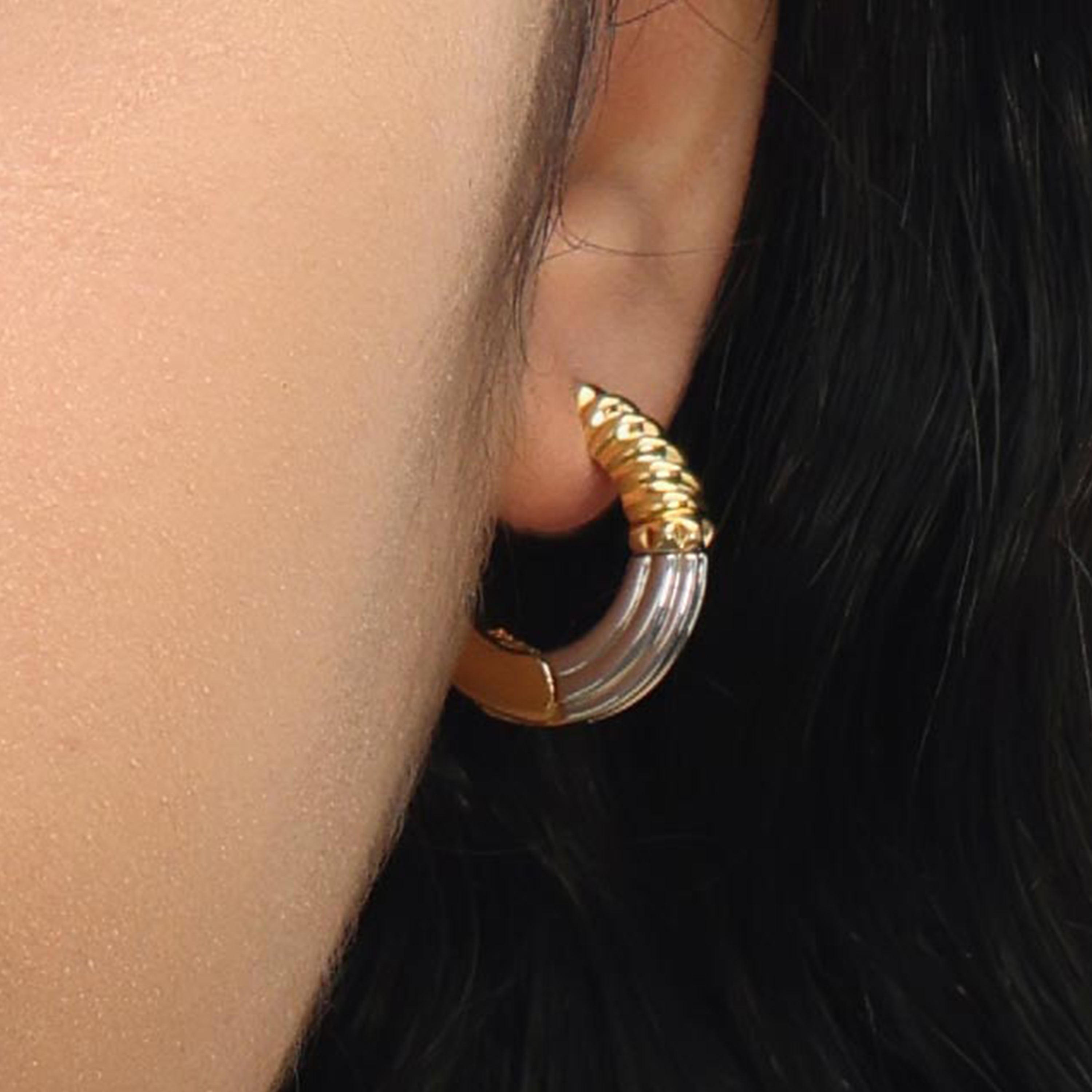RSNY Roman stitching texture earrings - RSNY R2045A Copper Plated Rhodium/Copper Plated Gold Weight: 10g Size: 20 * 6 * 20mm Diamond pattern design elements/two-color luxury grade electroplating/fashion geometric modeling/mirror grade Seiko polishing/lightweight brand craftsmanship