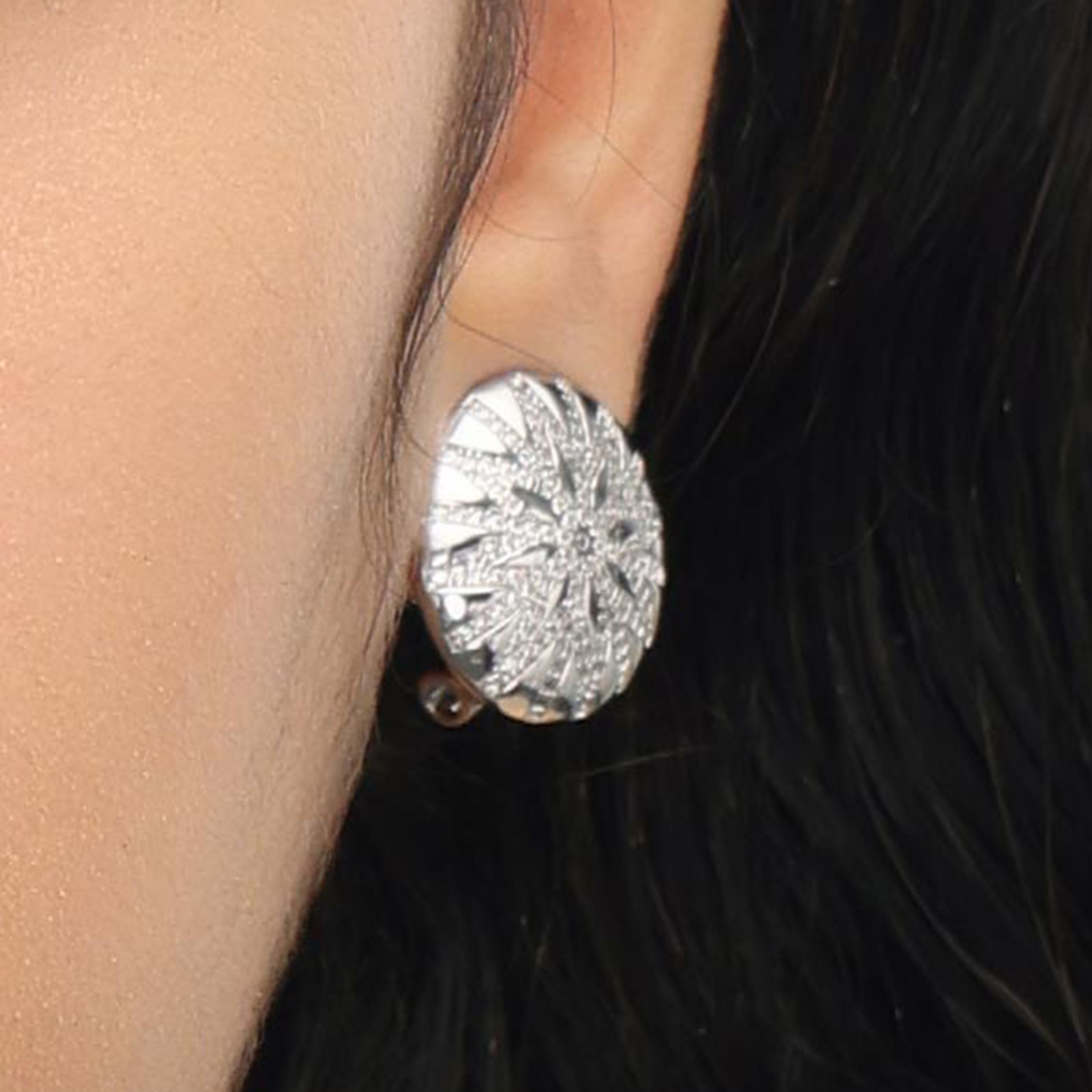 RSNY round diamond stud earrings - RSNY R2099A 铜镀铑/银耳针 约18*18*3mm 几何感切面造型/镜面级精工抛光/纯手工镶嵌技艺/高韧性弹簧耳扣