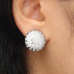 RSNY round diamond stud earrings - RSNY R2099A 铜镀铑/银耳针 约18*18*3mm 几何感切面造型/镜面级精工抛光/纯手工镶嵌技艺/高韧性弹簧耳扣