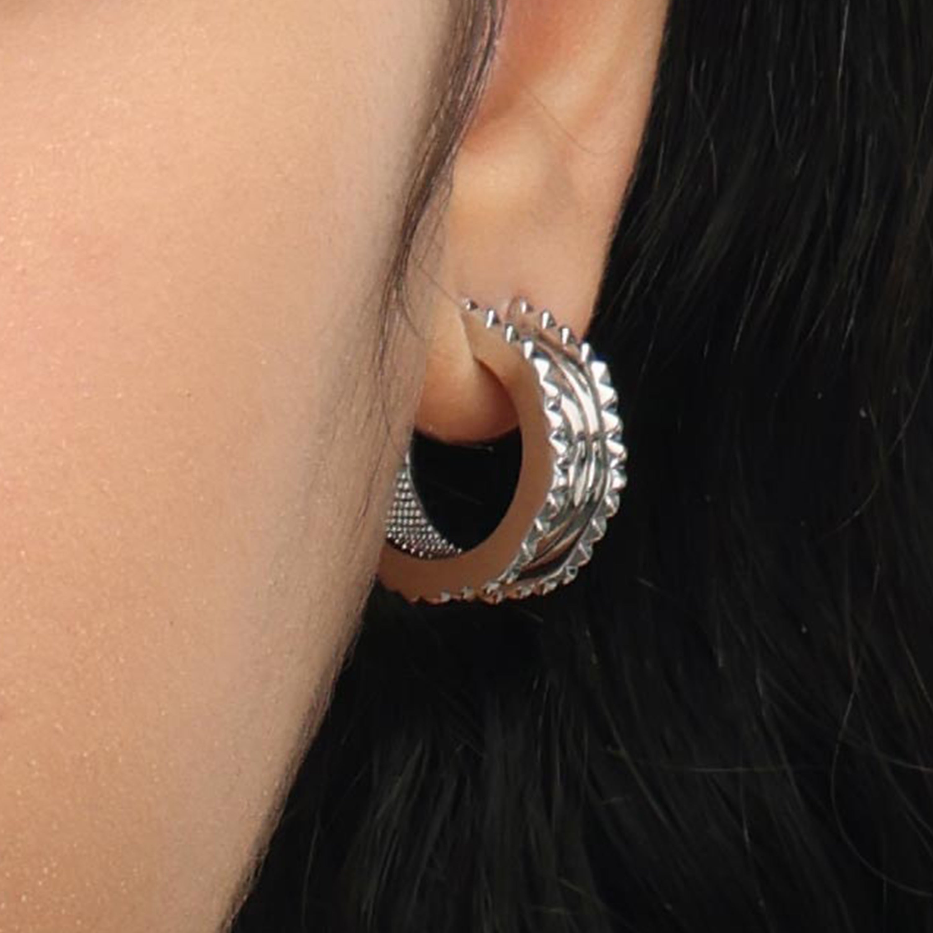RSNY Diamond Line Earrings - RSNY R2047A Copper Rhodium Plated/S925 Tremella Needle Weight: 9g Size: 20 * 9 * 20mm geometric section modeling/micro-thick and delicate texture/sterling silver high-quality ear needles/mirror-grade Seiko polishing/lightweight brand craftsmanship