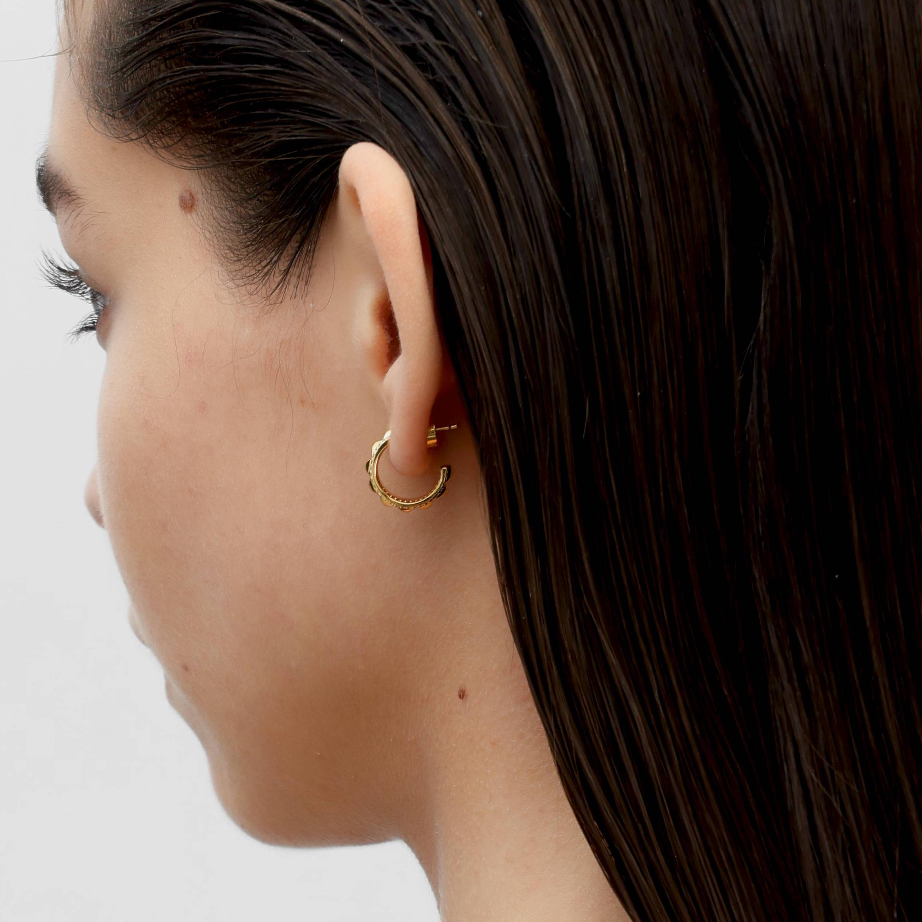 RSNY diamond pattern earrings - RSNY R2098B 铜镀金/银耳针 约7*15*16mm 钻石级精巧切面/四分之三圈耳环/纯手工镶嵌技艺/精致感细节处理