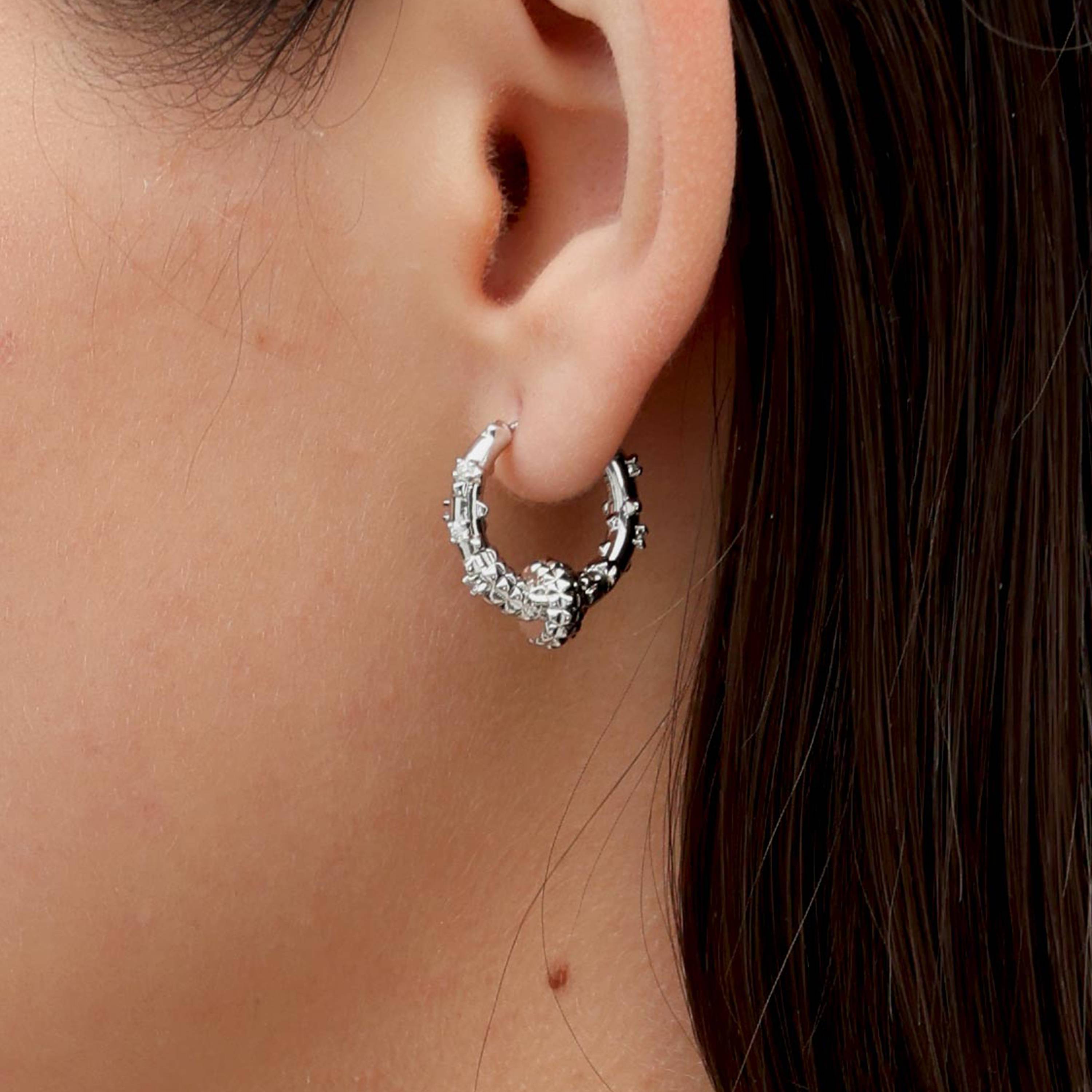 RSNY Diamond Textured Earrings - RSNY R2141A 铜镀铑/银耳针 约8*20*20mm 钻石纹设计元素/时尚感几何造型/精选优质仿钻石/纯银高品质耳针