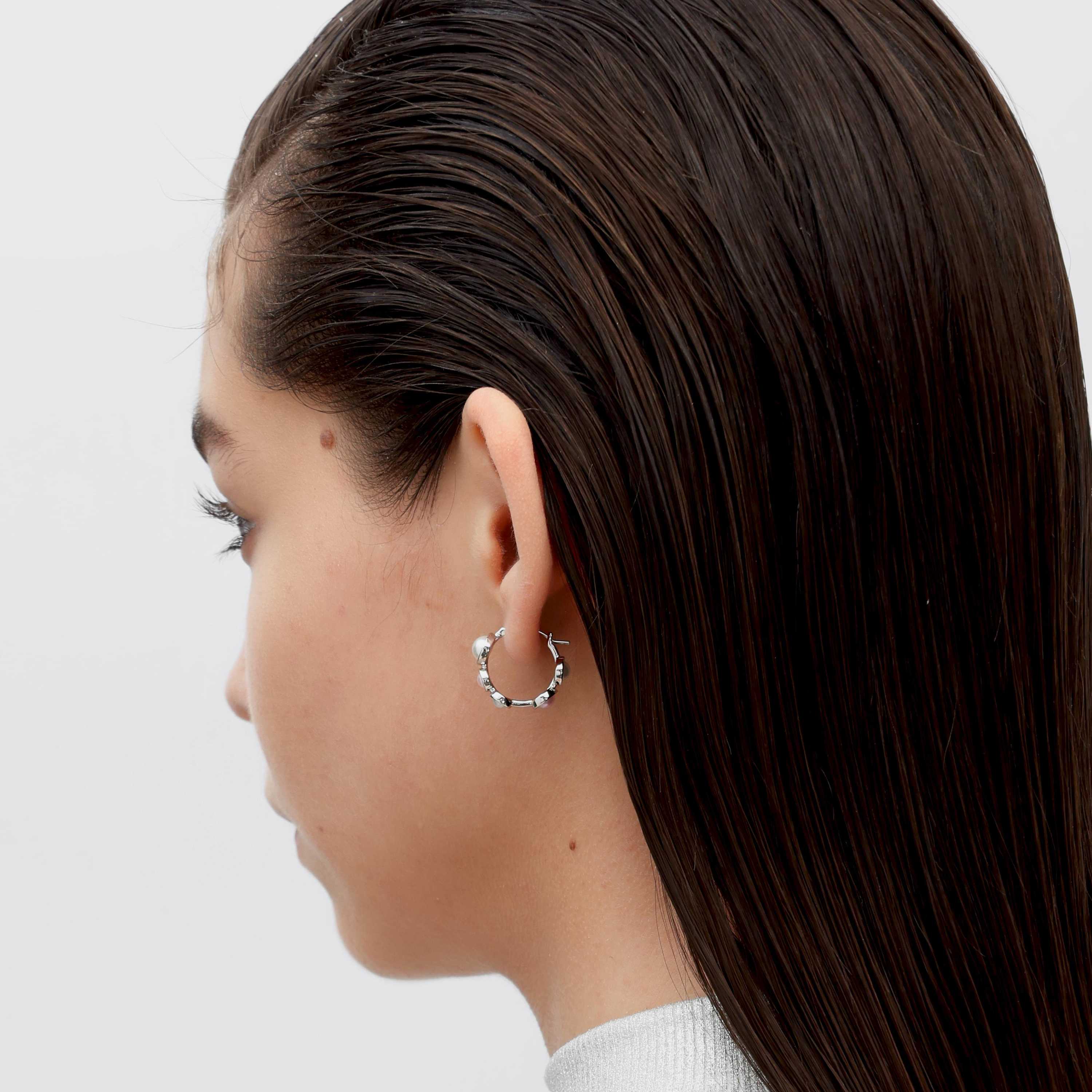 RSNY irregular pearl earrings - RSNY R2169A 铜镀铑/银耳针 约22*22*7mm 圆环型设计元素/时尚感几何造型/优选精品级贝珠/精致感细节处理