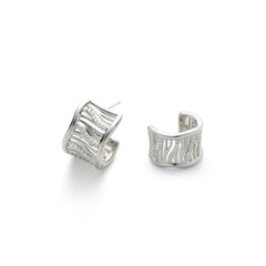 RSNY simple line earrings - RSNY R2124A 铜镀金/银耳针 约12*16*16mm 几何缠绕感元素/通勤款几何造型/镜面级精工抛光/轻量化品牌工艺
