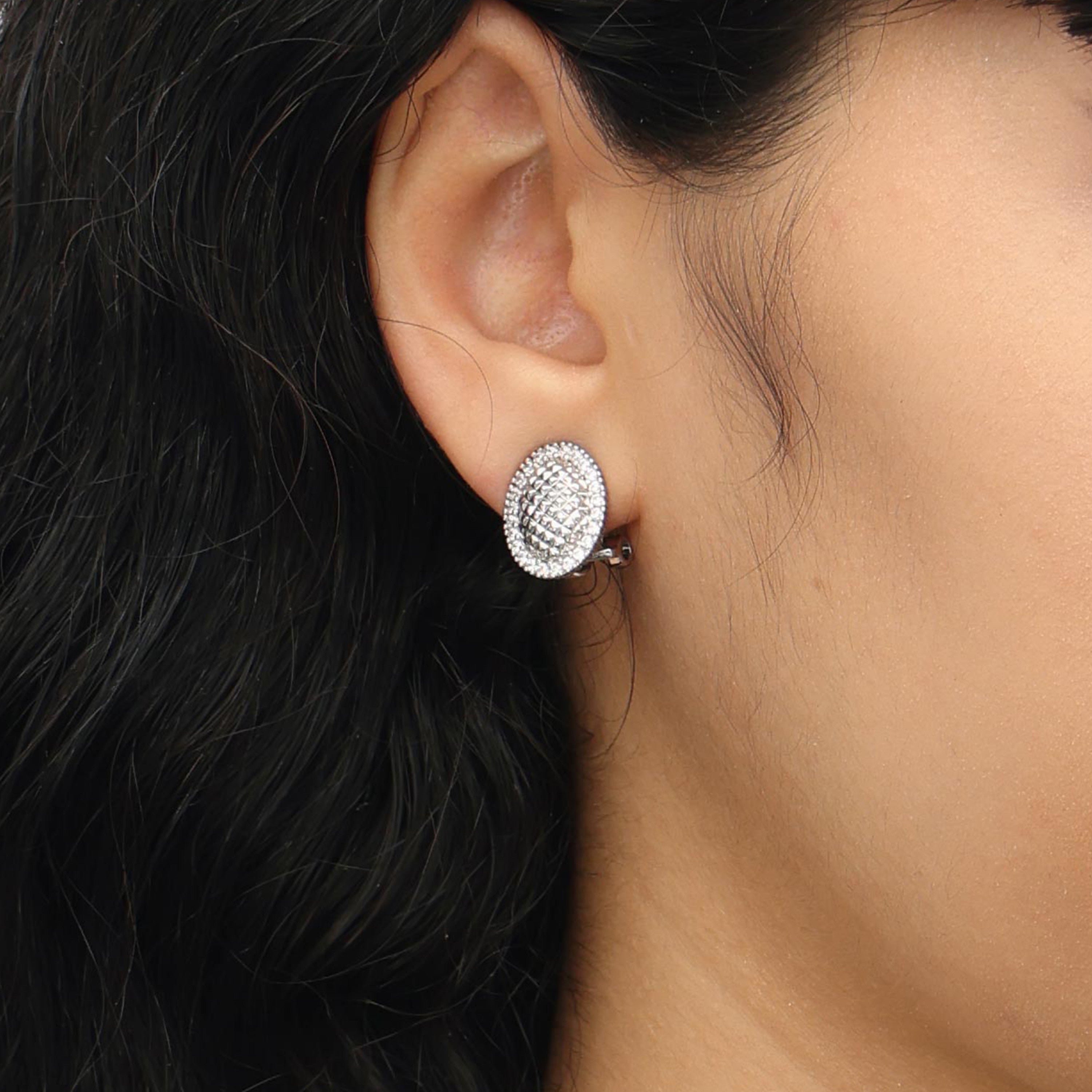 RSNY Diamond Egg Earrings - RSNY R2042A Copper Rhodium Plated/S925 Tremella Needle/Cubic Zirconia Weight: 5.4g Size: 15 * 13 * 5mm Diamond pattern design elements/sterling silver high-quality ear needles/pure manual inlay skills/mirror-level precision polishing/lightweight brand craftsmanship