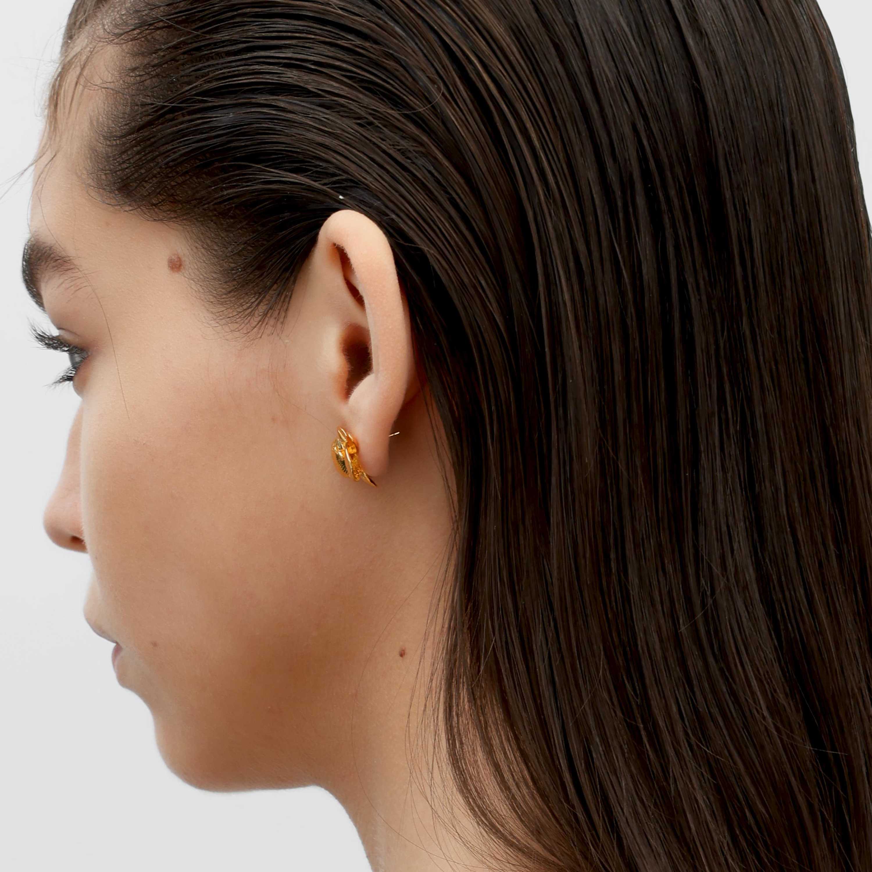 RSNY orchid stud earrings - RSNY R2114B 铜镀金/银耳针 约20*17*7mm 优雅感花朵元素/时尚感几何造型/纯银高品质耳针/纯手工精雕工艺
