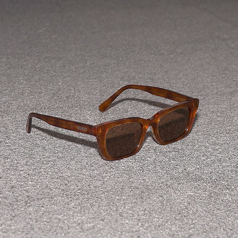 RSNY UN Cut Sunglasses - RSNY ·MJ0003B · Plate/nylon lenses · Frame width 148mm/temple length 150mm Lens width 51mm/height 34.4mm · Unisex 15% up frame to enhance fashion/0 touch metal logo/light brown color scheme more personalized