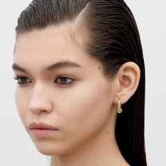 RSNY Diamond Textured Earrings - RSNY R2141B 铜镀金/银耳针 约8*20*20mm 钻石纹设计元素/时尚感几何造型/精选优质仿钻石/纯银高品质耳针