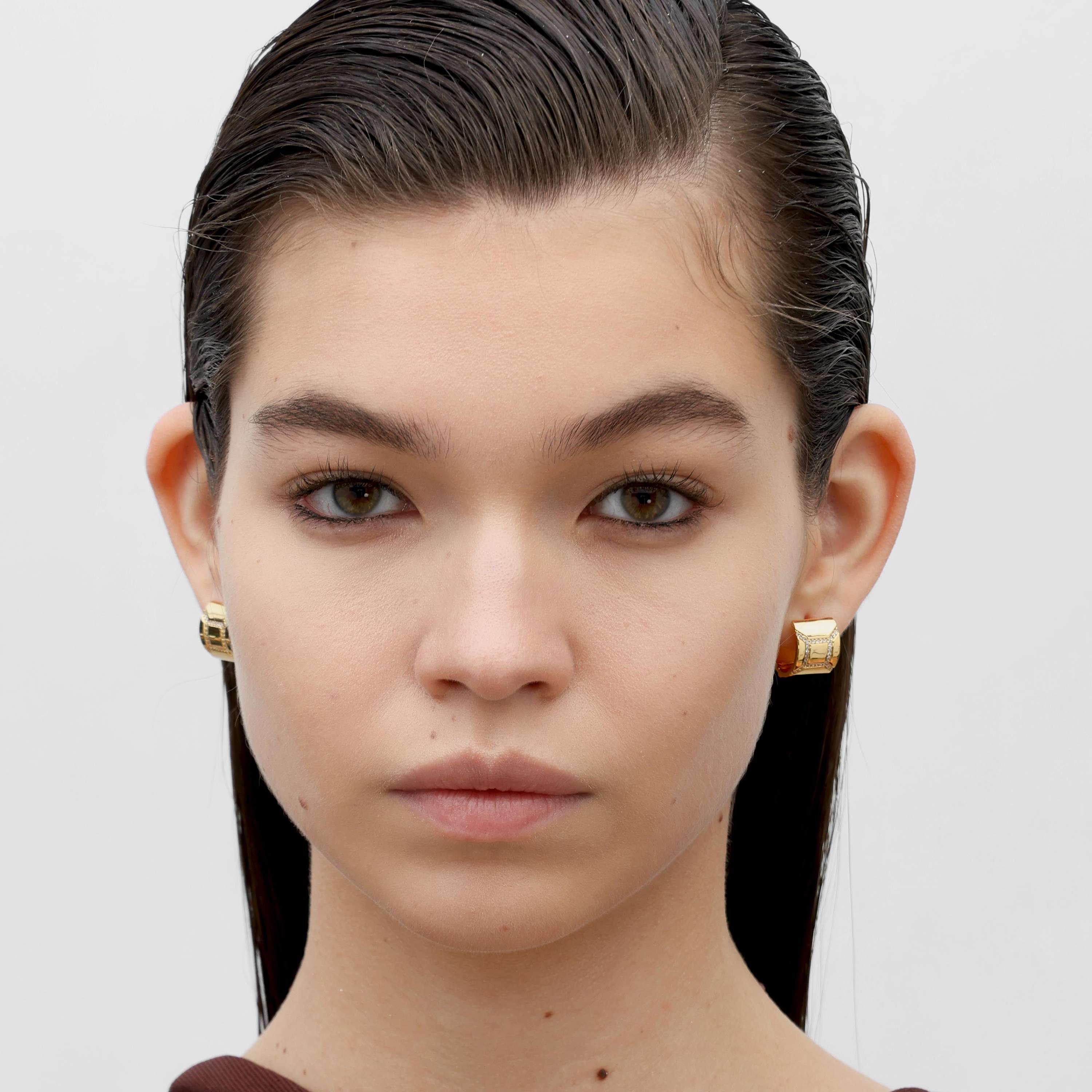 RSNY Diamond Textured Earrings - RSNY R2111B 铜镀金/银耳针 约12*15*15mm 时尚感几何造型/镜面级精工抛光/精致感细节处理/钻石级精巧切面