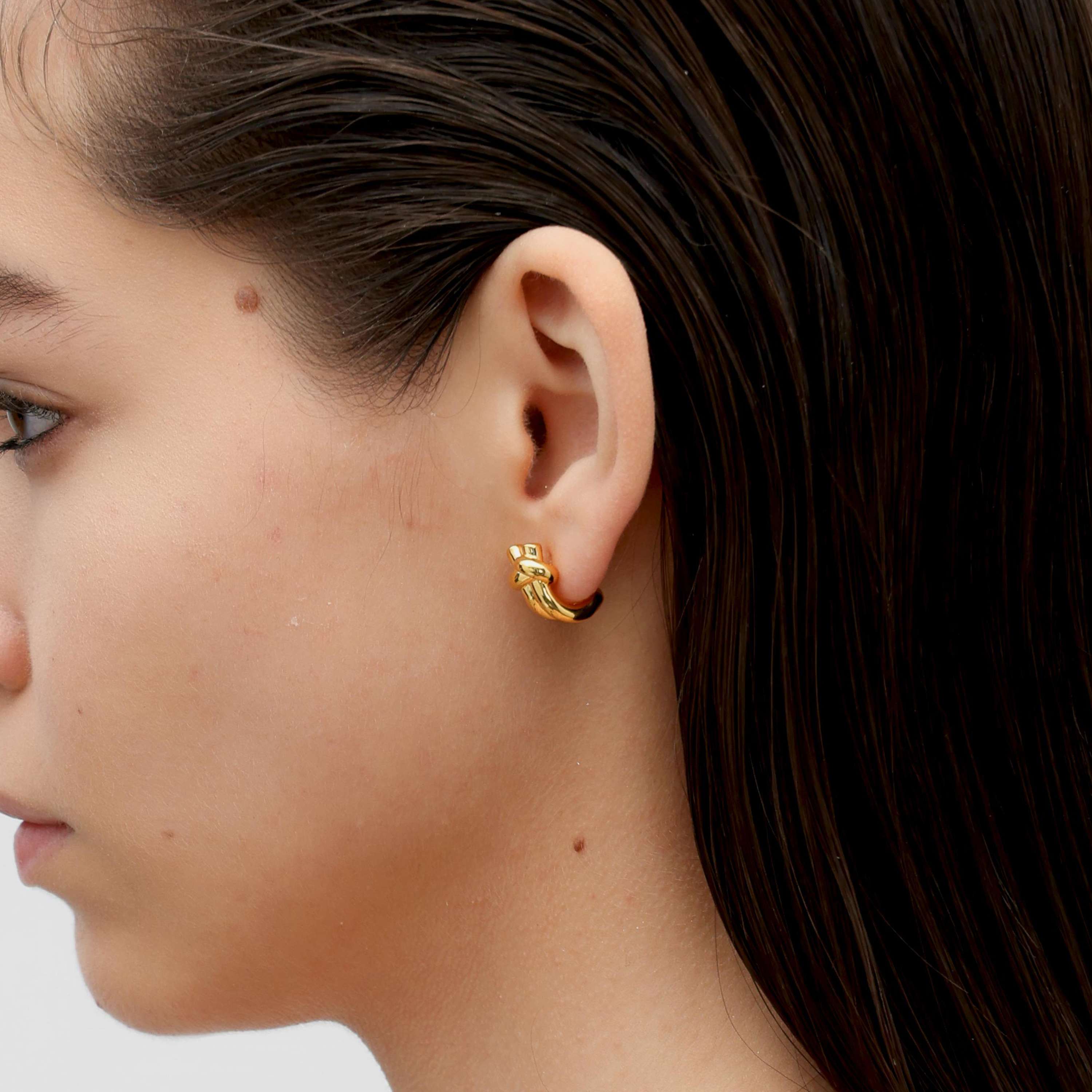 RSNY knot earrings - RSNY R2032B 铜镀金/S925银耳针/品牌耳堵 重量:7.8g 约17*11*9mm 立体感几何设计/精致感细节处理/纯银高品质耳针/镜面级精工抛光/轻量化品牌工艺