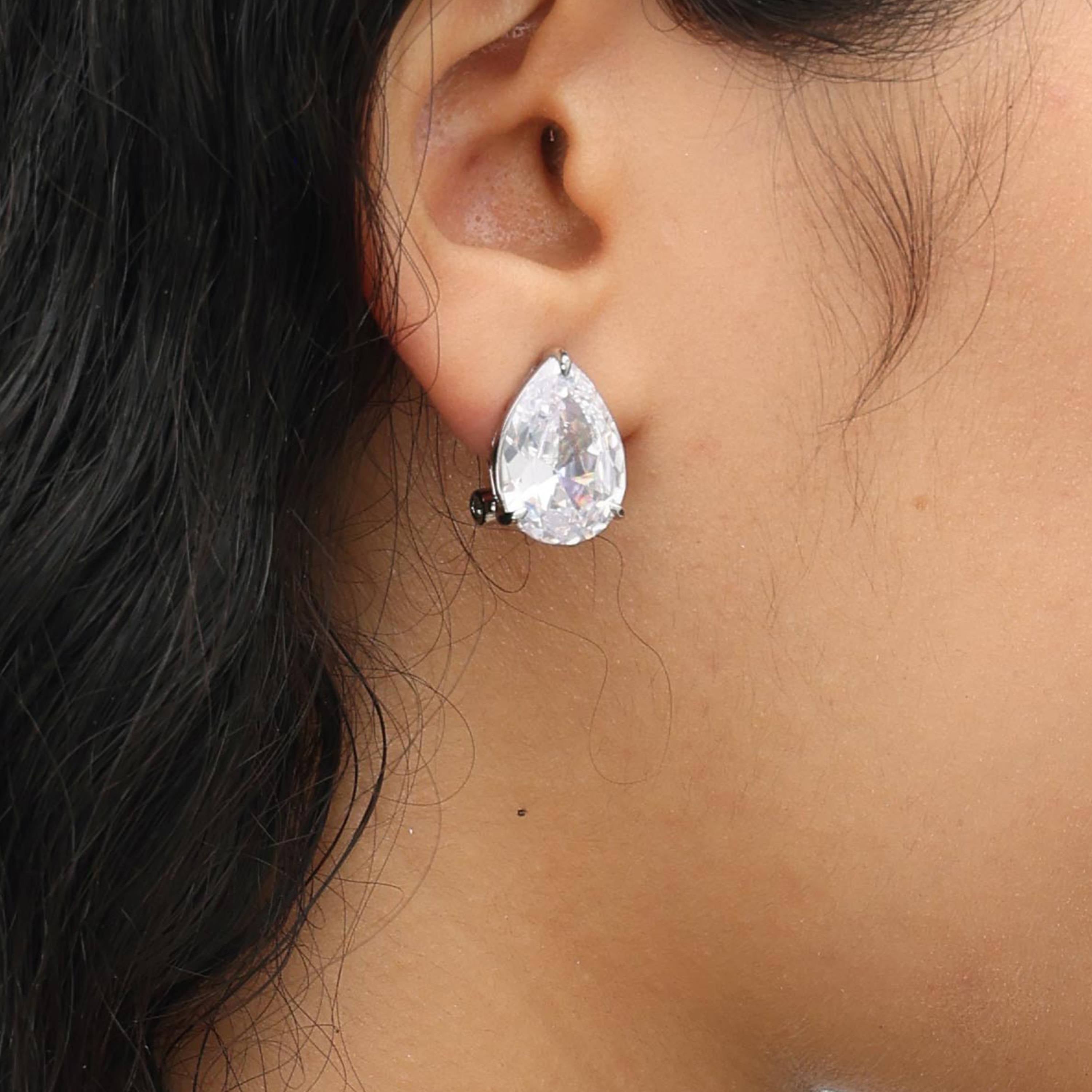 RSNY water drop shape diamond stud earrings - RSNY R2131A 铜镀铑/银耳针 约13*19*8mm 钻石型设计元素/通勤款几何造型/精致感细节处理/纯手工镶嵌技艺