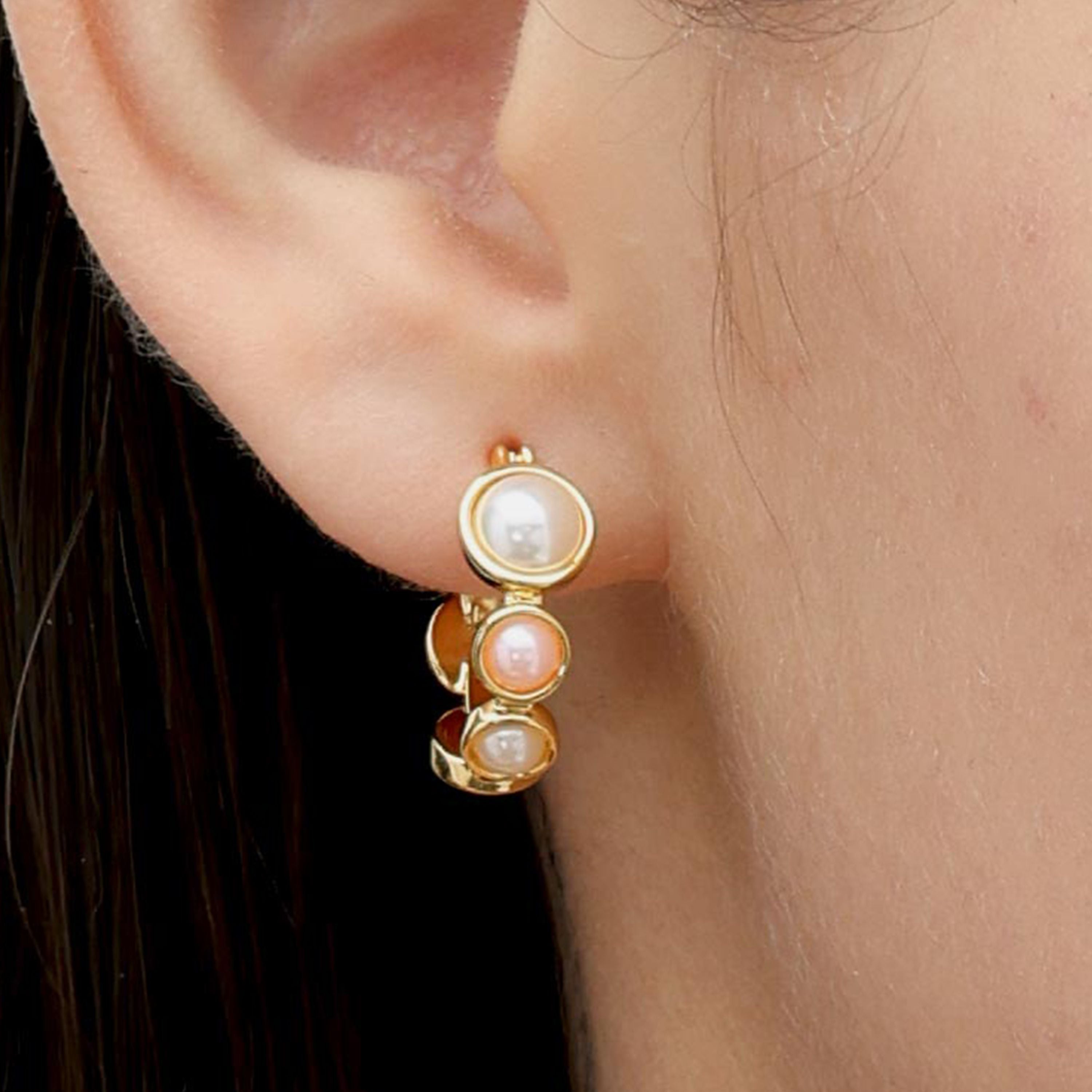 RSNY irregular pearl earrings - RSNY R2169B 铜镀金/银耳针 约22*22*7mm 圆环型设计元素/时尚感几何造型/优选精品级贝珠/精致感细节处理