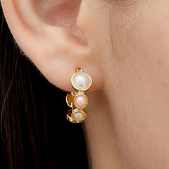 RSNY irregular pearl earrings - RSNY R2169B 铜镀金/银耳针 约22*22*7mm 圆环型设计元素/时尚感几何造型/优选精品级贝珠/精致感细节处理