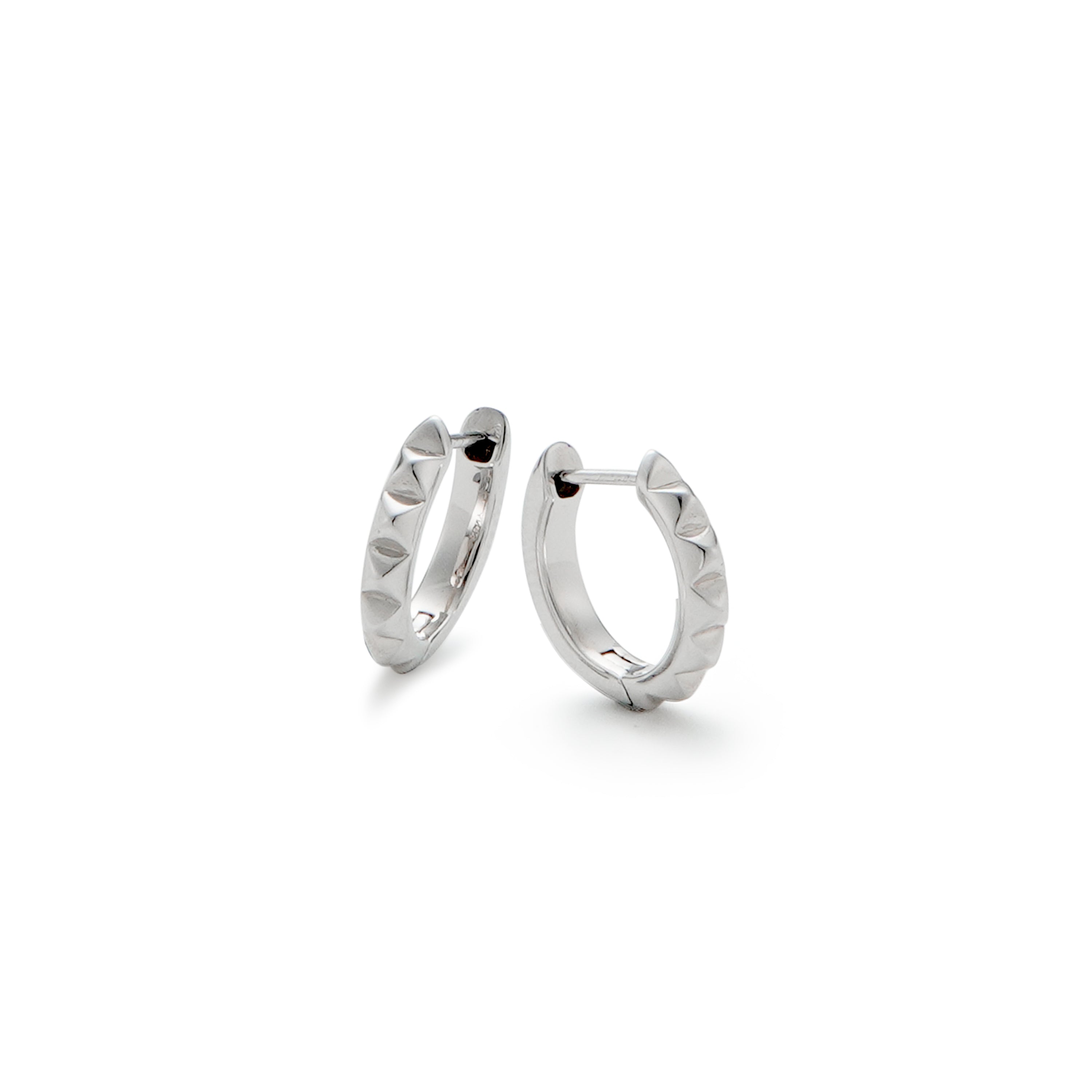 RSNY diamond pattern earrings - RSNY R2024A copper rhodium plating Weight: 3.3g Size: 16 * 3 * 16mm Diamond pattern design elements/horseshoe ring geometric shape/sterling silver high-quality ear needles/mirror-grade precision polishing/lightweight brand craftsmanship