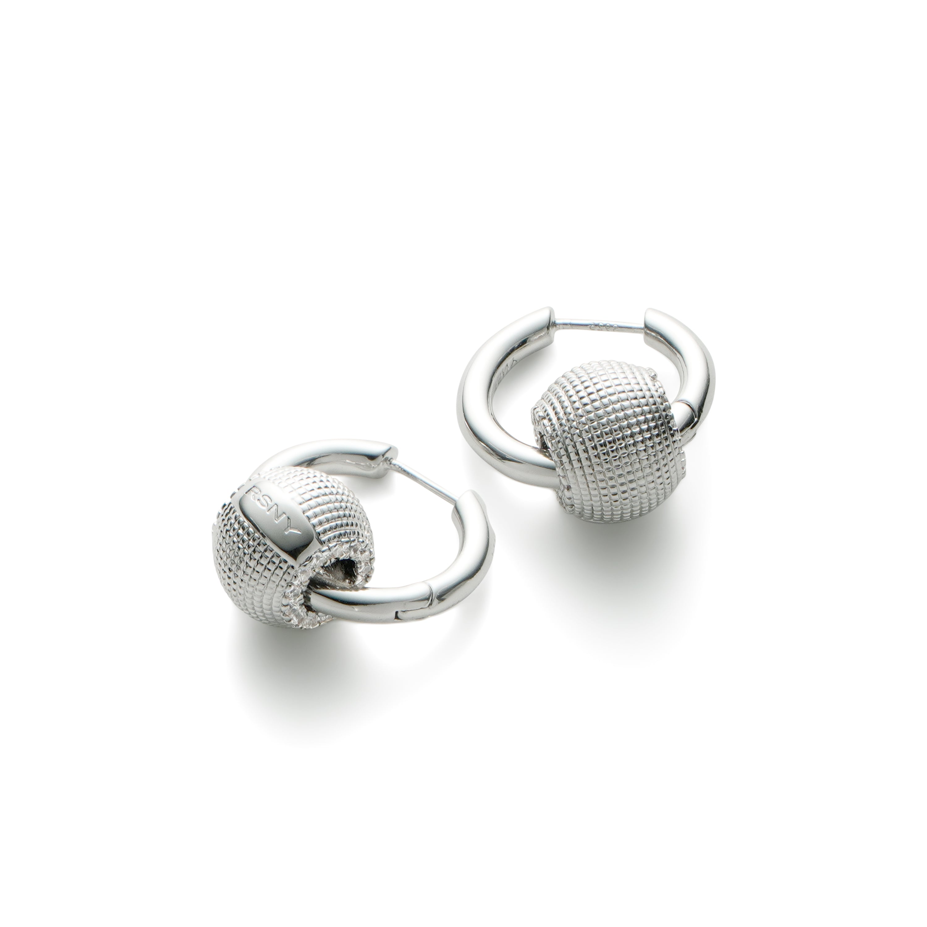 RSNY Diamond Textured Earrings - RSNY R2157A 铜镀铑/银耳针 约13*20*24mm 波点型设计元素/时尚感几何造型/纯银高品质耳针/精致感细节处理