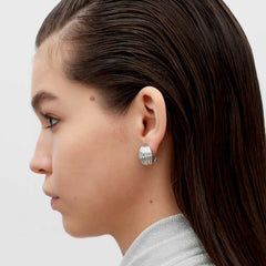 RSNY Roman Ball Earrings - RSNY R2143A 铜镀铑/银耳针 约20*10*20mm 波纹感设计元素/半球体几何造型/精致感细节处理/钻石级精巧切面
