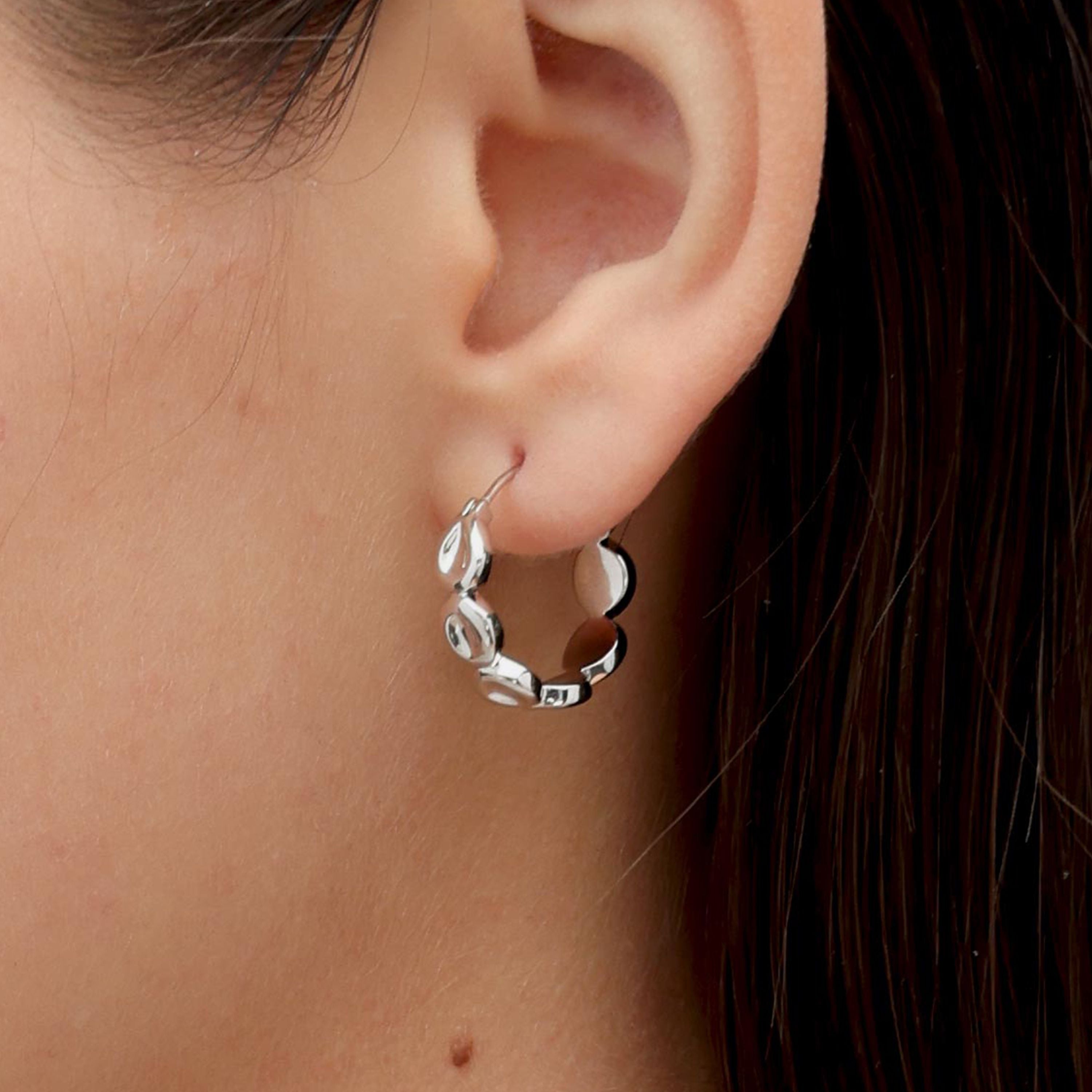 RSNY simple styling earrings - RSNY R2105A 铜镀铑/银耳针 约19*6*19时尚绕圈纹设计/镜面级精工抛光/轻量化品牌工艺/纯银高品质耳针