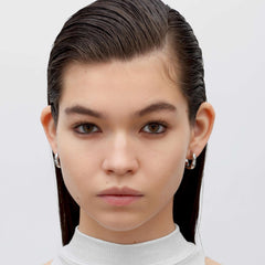 RSNY geometric earrings - RSNY R2091A 铜镀铑/S925银耳针/品牌耳堵 重量:8.4g 尺寸:20*6*20mm 几何缠绕感元素/通勤款简尺寸:造型/纯银高品质耳针/镜面级精工抛光/轻量化品牌工艺