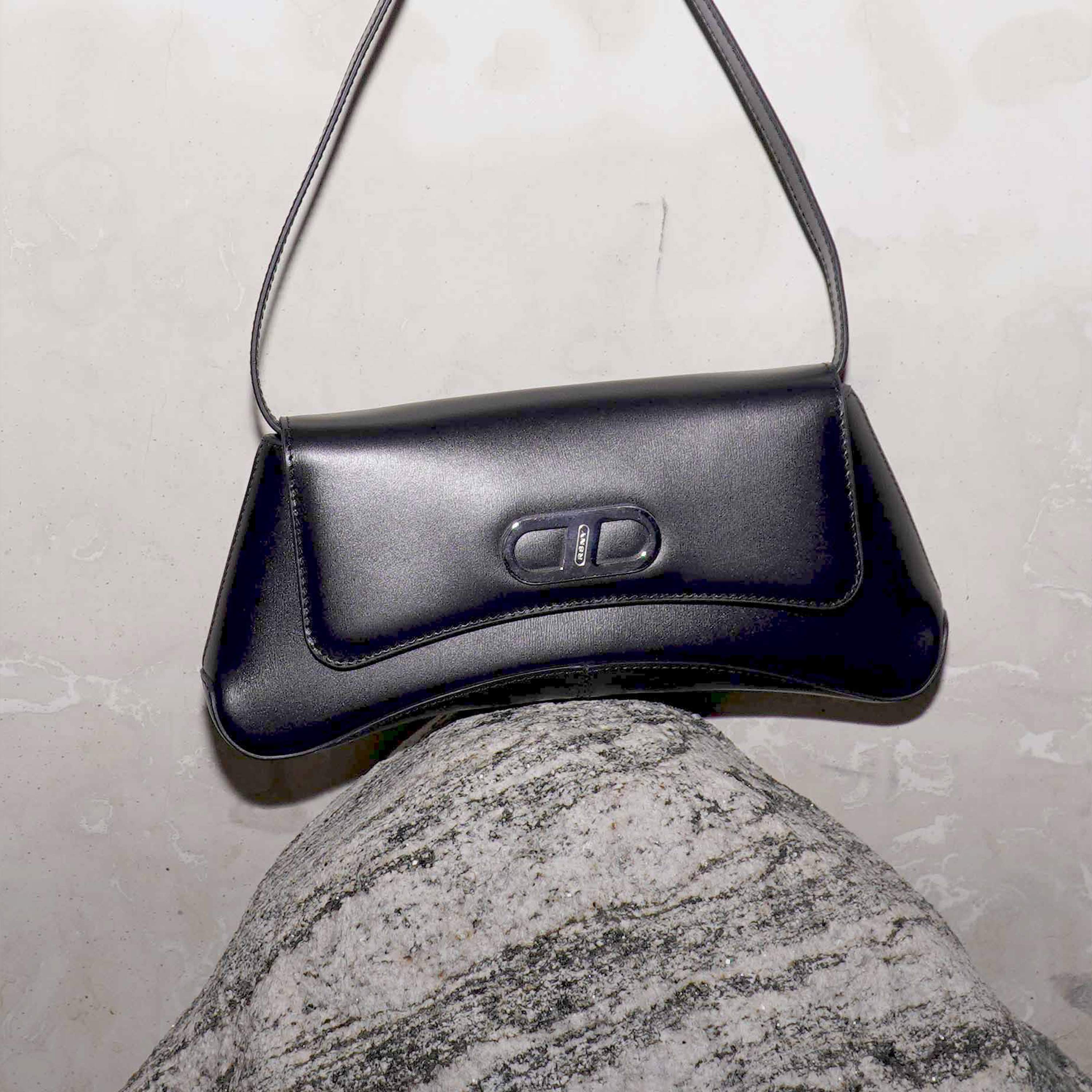RSNY The Bridge Small Handbag - RSNY Bag body 260mm/115mm Shoulder strap 530mm/15mm Top layer cowhide leather/ELIZABETH technology leather blended fabric, stainless steel gold-plated brand decorative buckle
