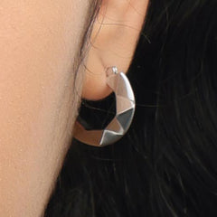 RSNY diamond pattern earrings - RSNY R2107A 铜镀铑/银耳针 约3*17*18mm 几何感切面造型/镜面级精工抛光/四分之三圈耳环/纯银高品质耳针