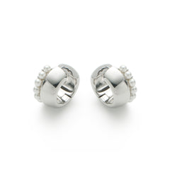 RSNY double pearl earrings - RSNY R2170A 铜镀铑/银耳针 约19*19*11mm 圆环型设计元素/时尚感几何造型/优选精品级贝珠/精致感细节处理