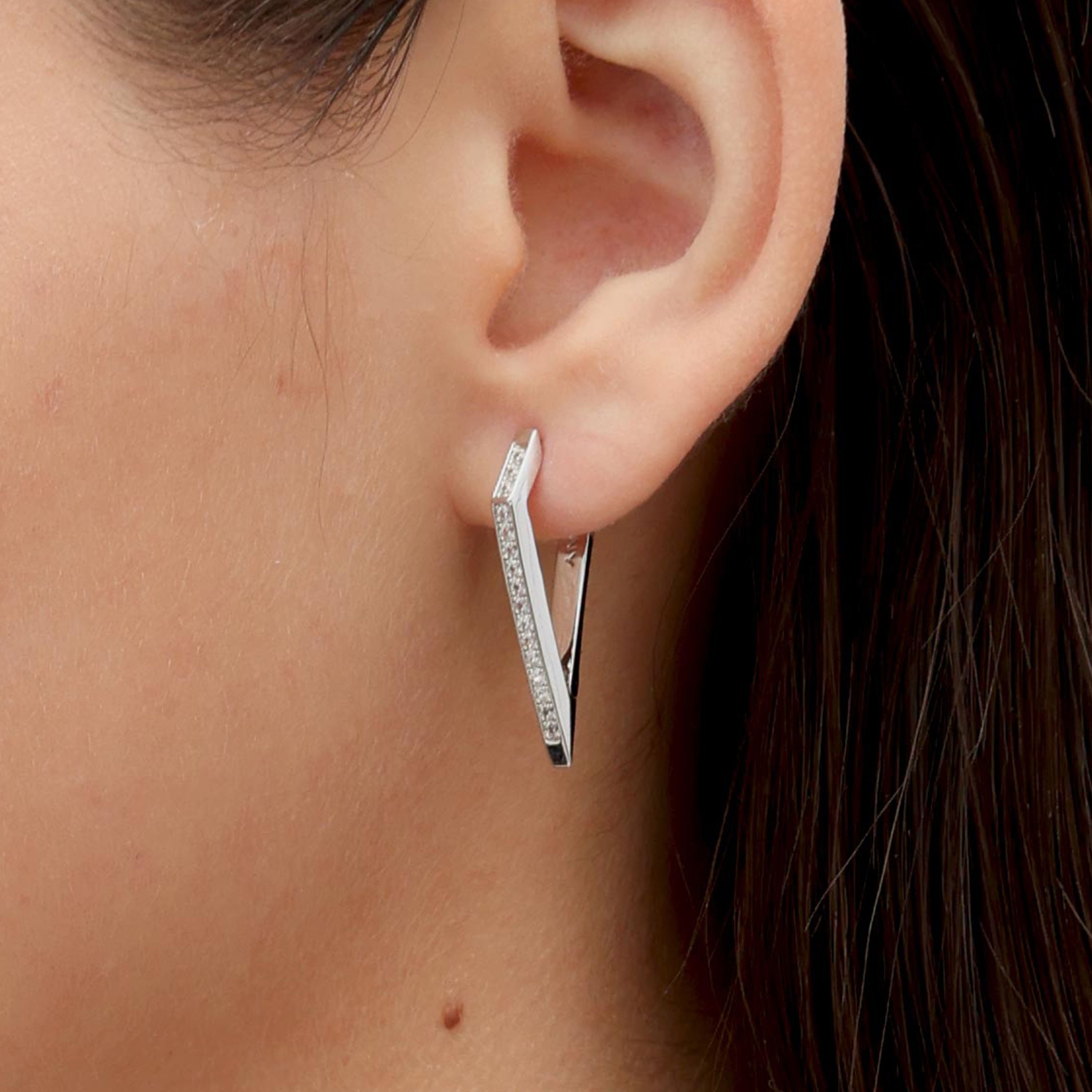 RSNY Diamond Line Earrings - RSNY R2146A 铜镀铑/银耳针 约3*30*15mm 几何感切面造型/镜面级精工抛光/纯手工镶嵌技艺/纯银高品质耳针