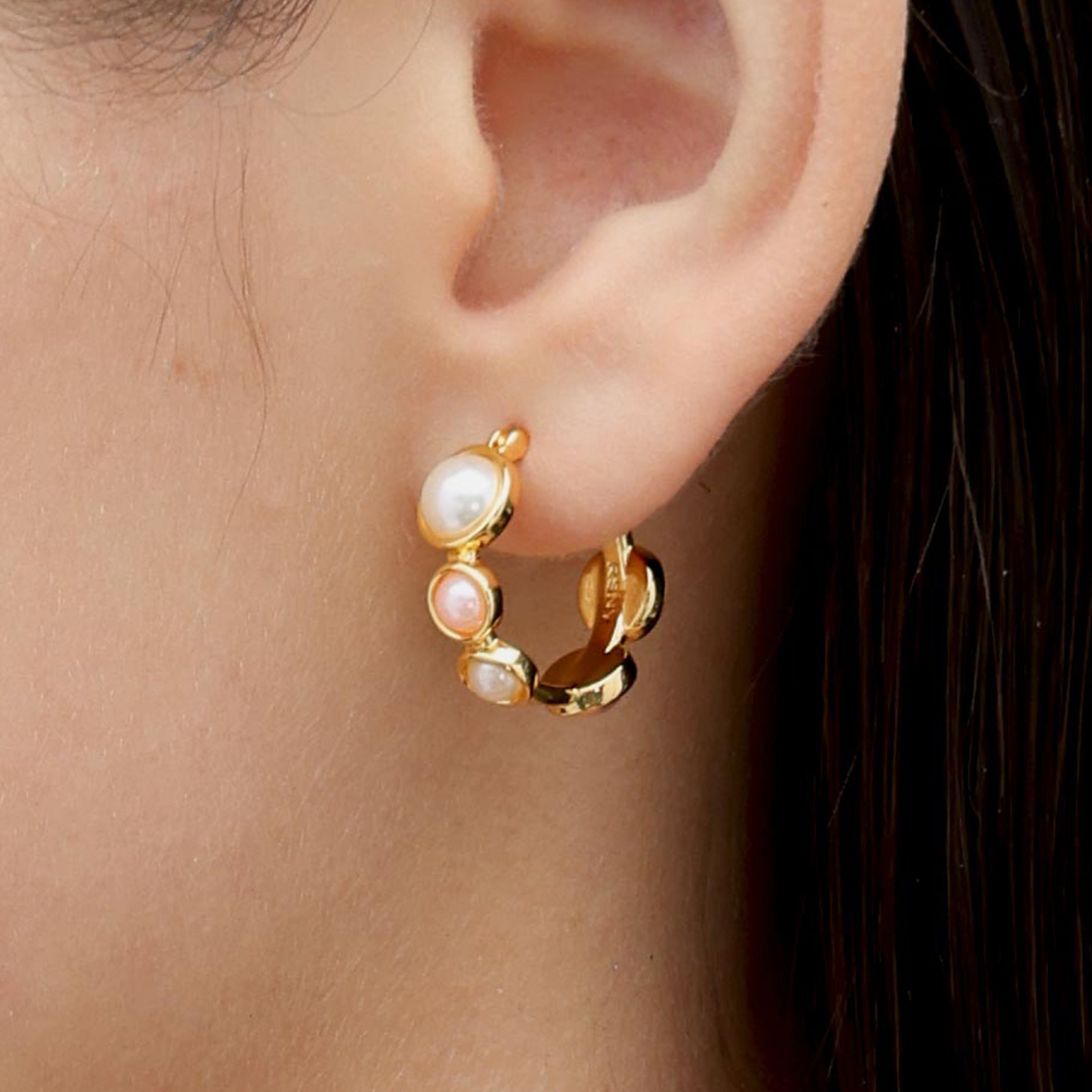 RSNY irregular pearl earrings - RSNY R2169B 铜镀金/银耳针 约22*22*7mm 圆环型设计元素/时尚感几何造型/优选精品级贝珠/精致感细节处理